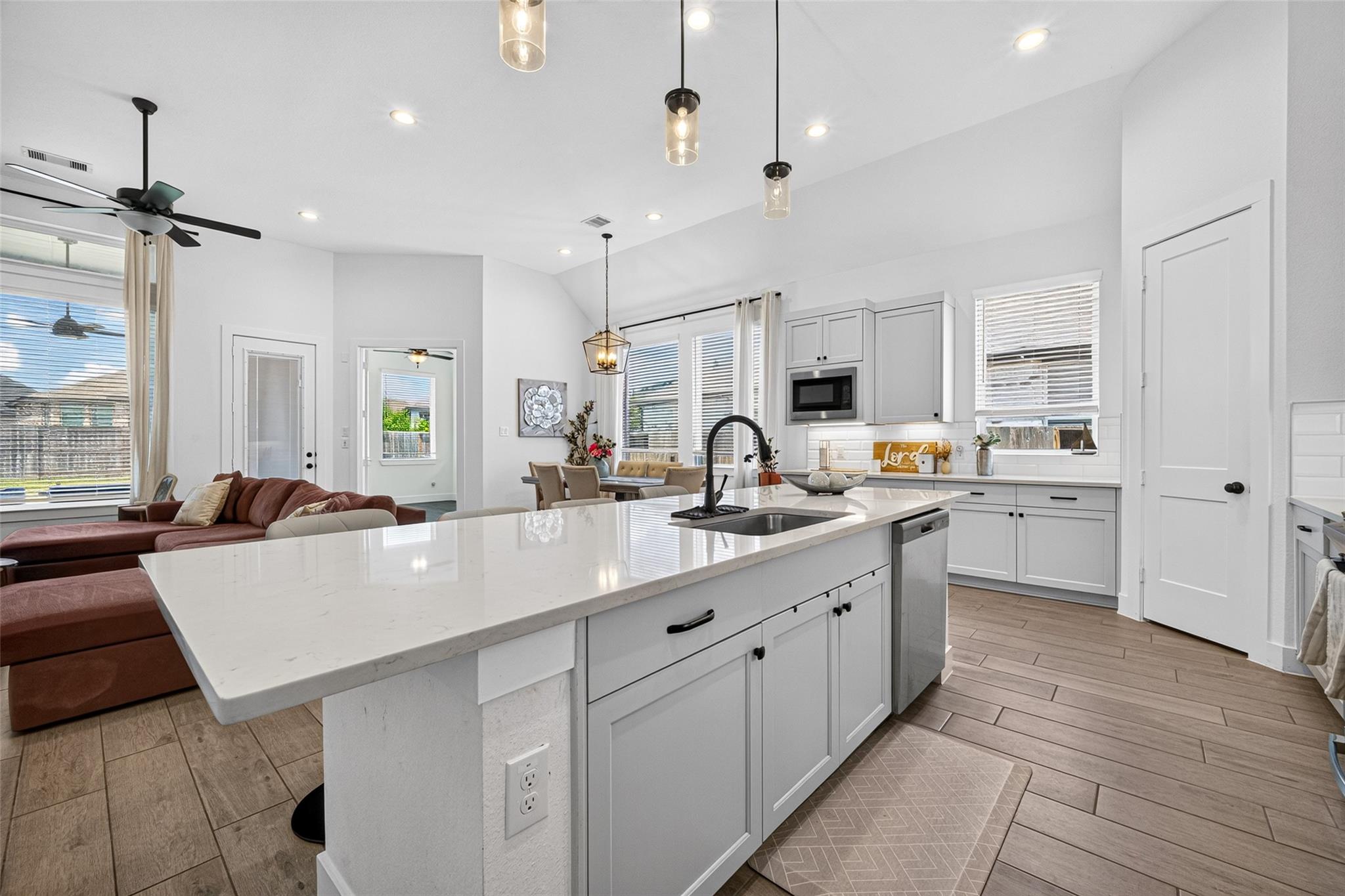 5051 Country Meadows Trail, Iowa Colony Tx 77583 Property Photo 15