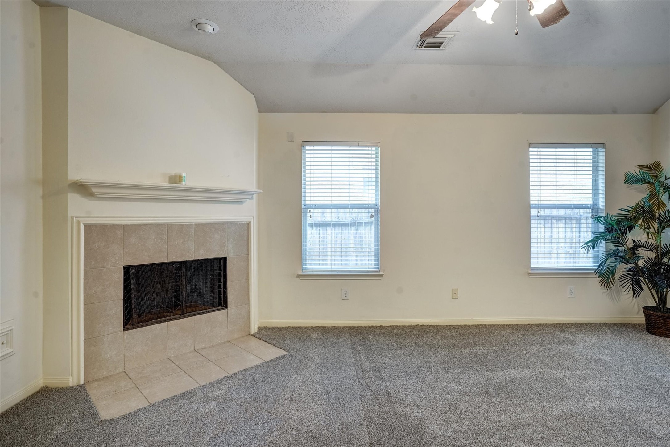 7922 Thorncroft Manor Lane Property Photo 10