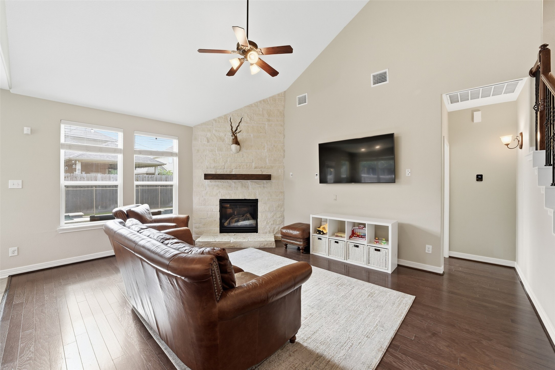 9982 Manor Spring Lane Property Photo 5