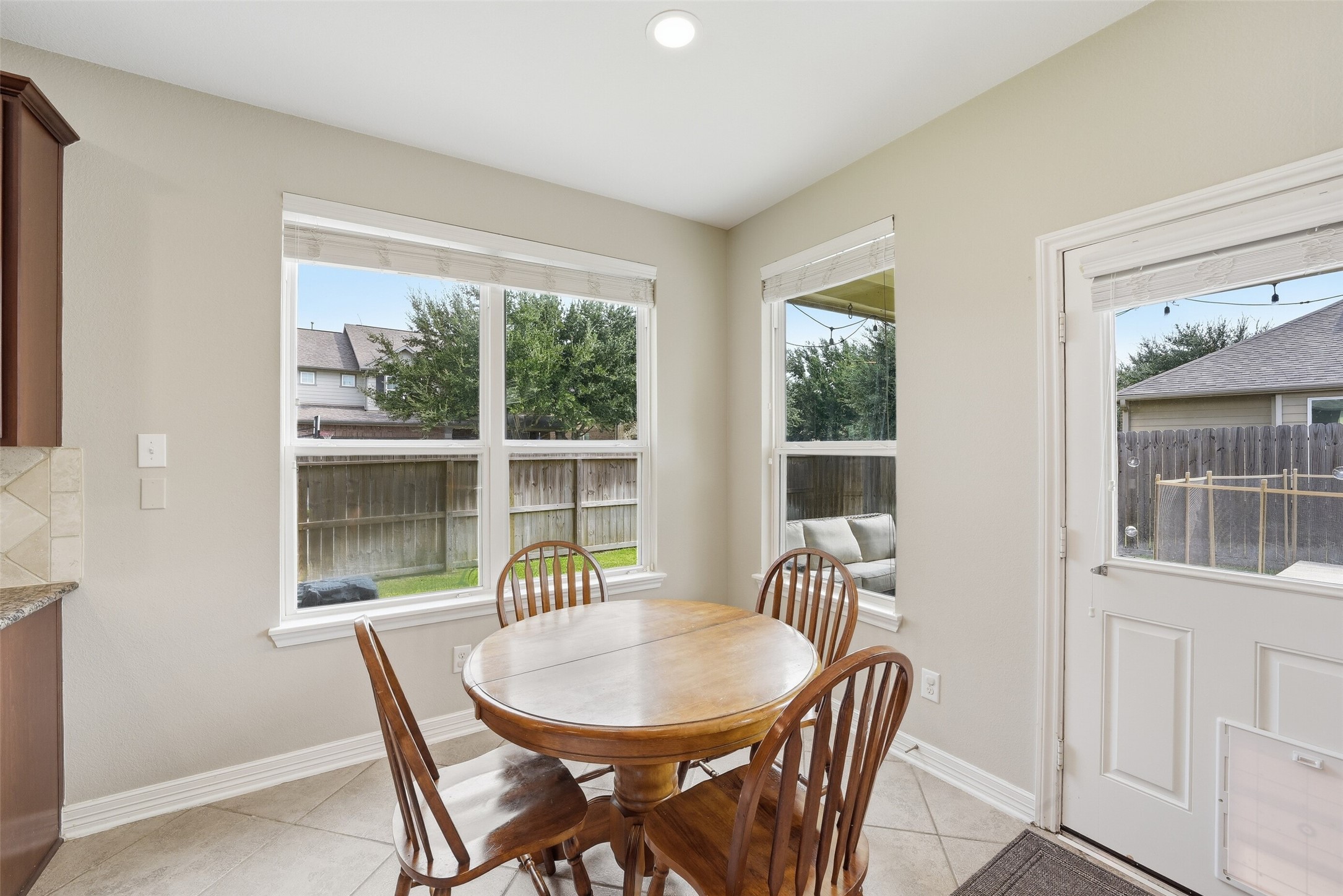 9982 Manor Spring Lane Property Photo 10