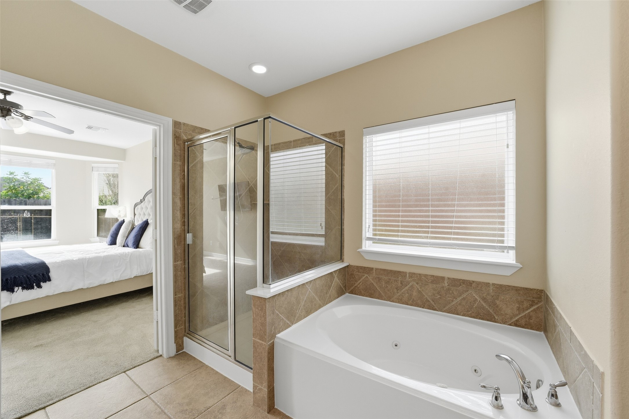 9982 Manor Spring Lane Property Photo 15