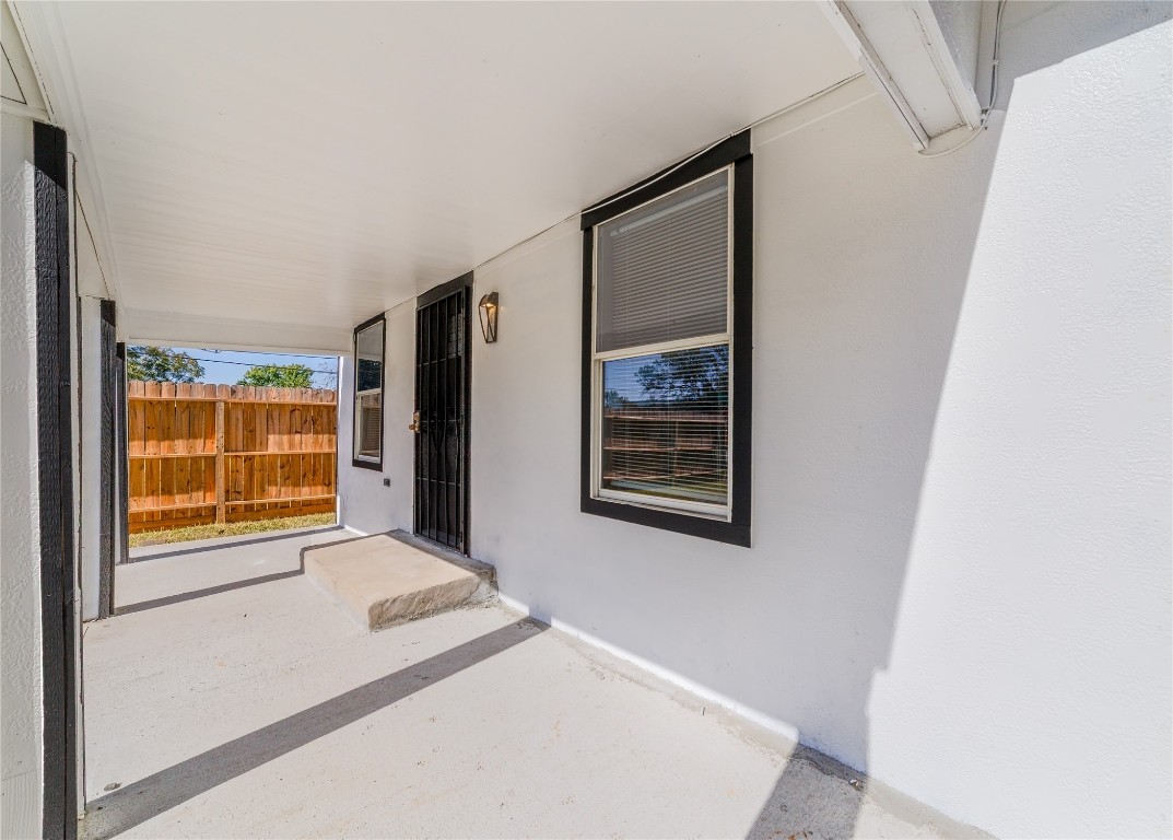 9201 Klondike Street Property Photo 6