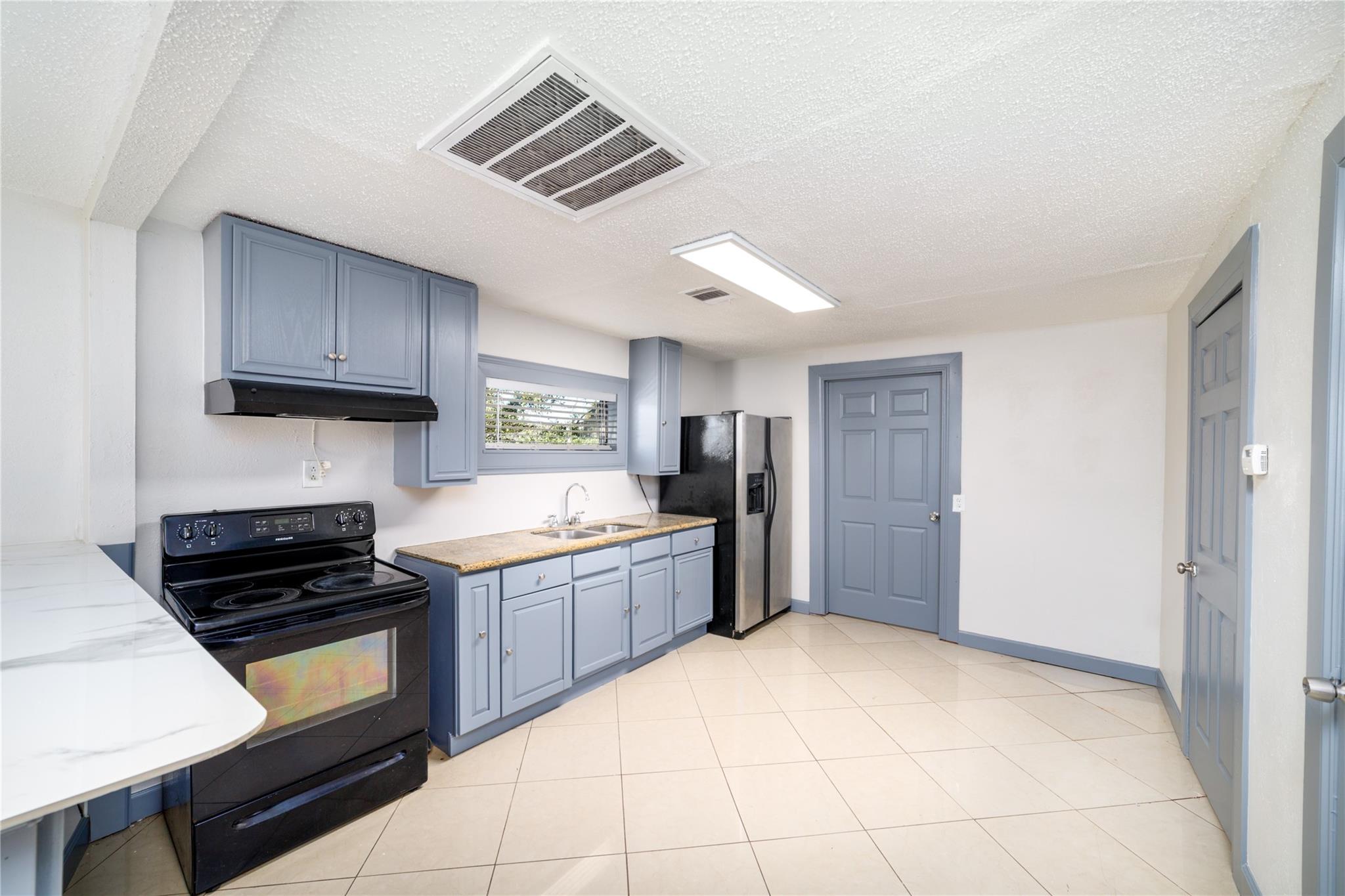 9201 Klondike Street, Houston Tx 77075 Property Photo 10