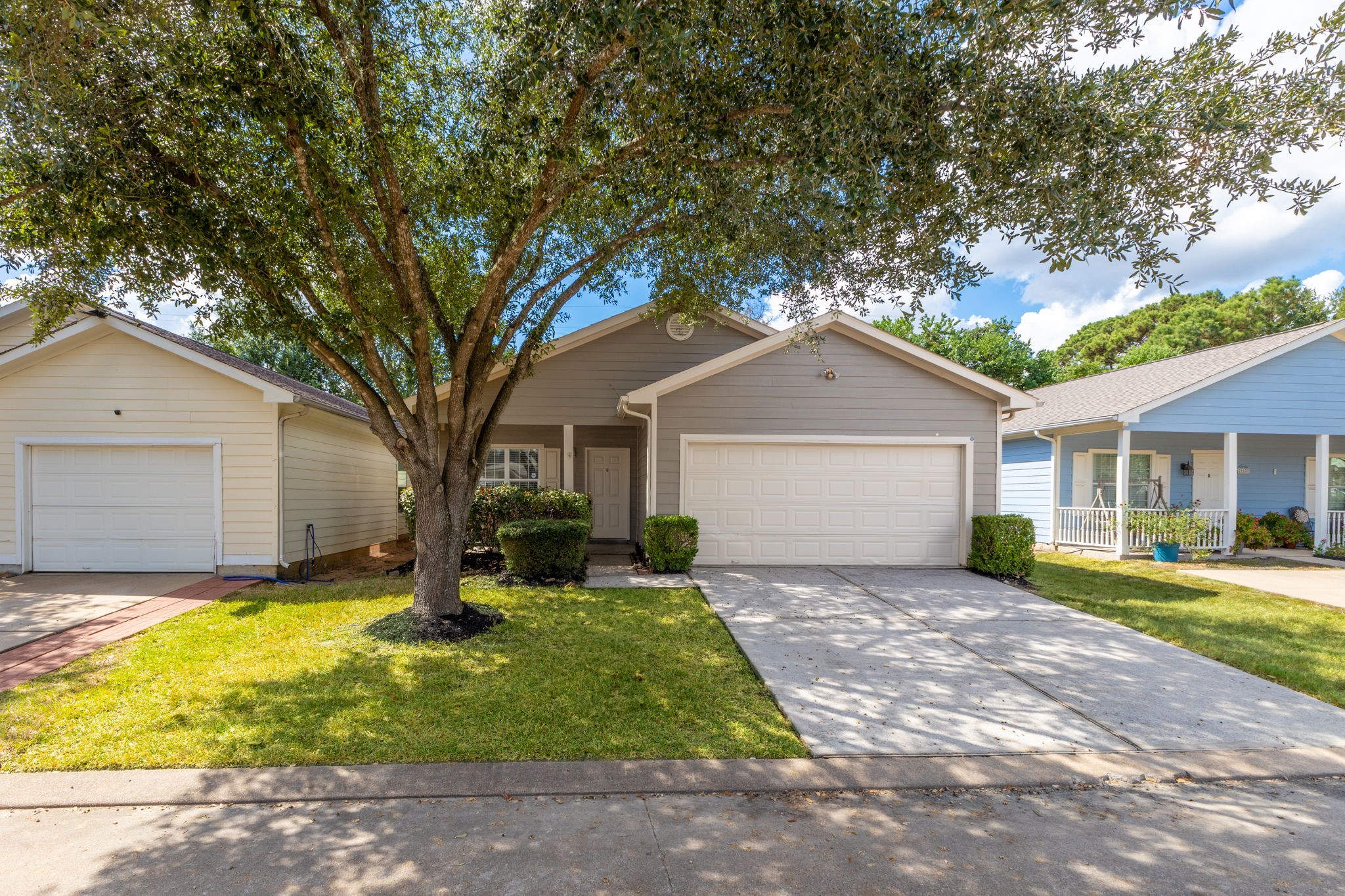 21123 Sweet Blossom Lane Property Photo 4