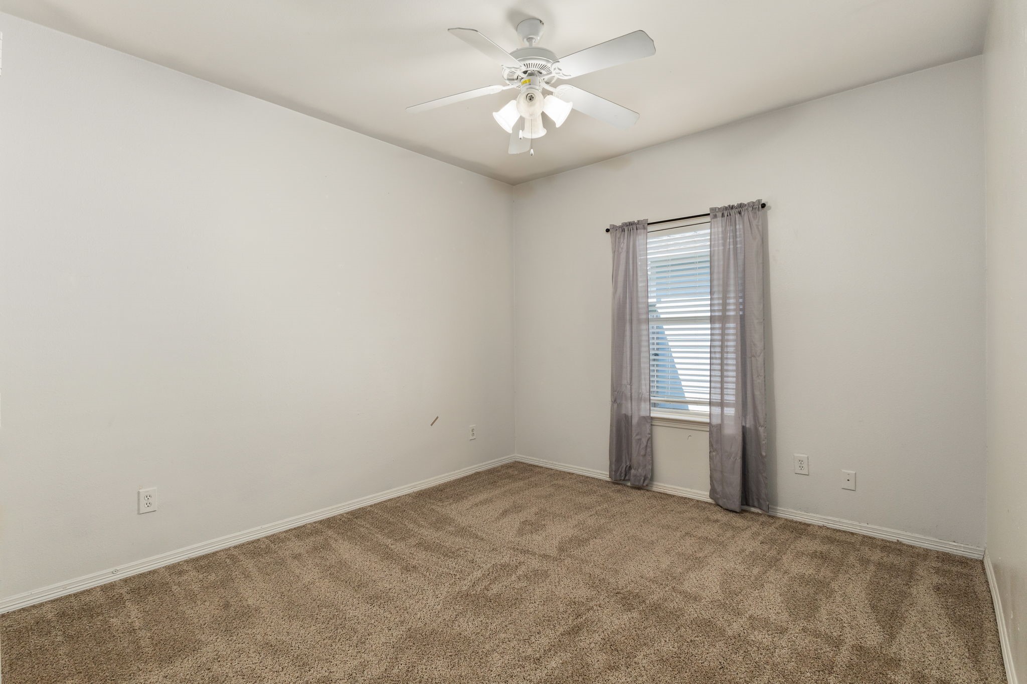 21123 Sweet Blossom Lane Property Photo 28