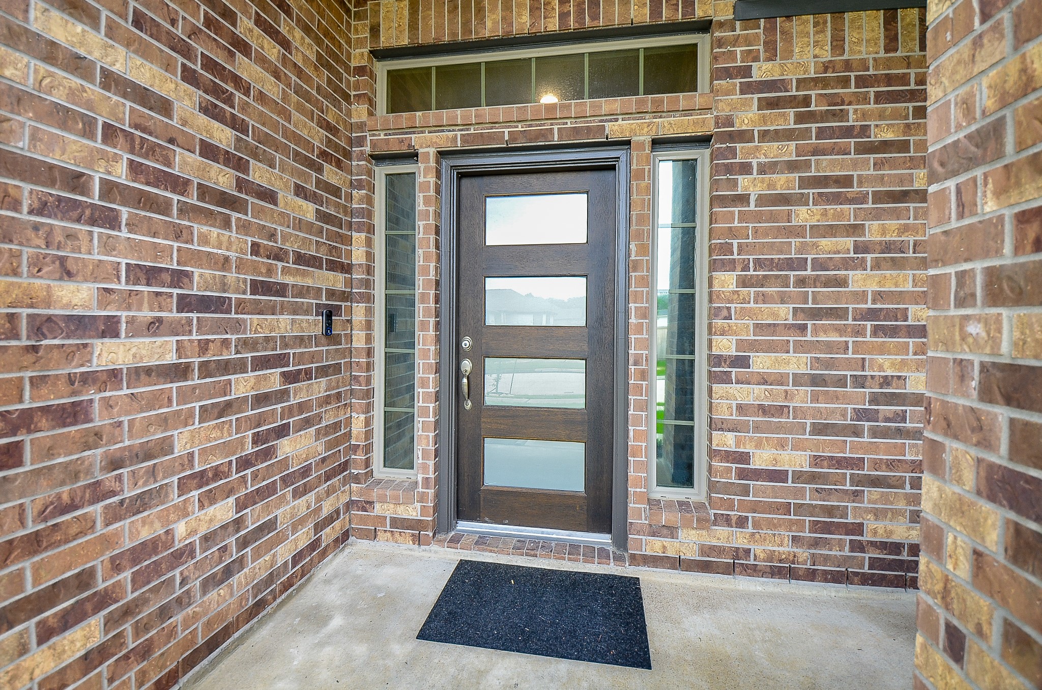 6807 Vista Ledge Drive Property Photo 3