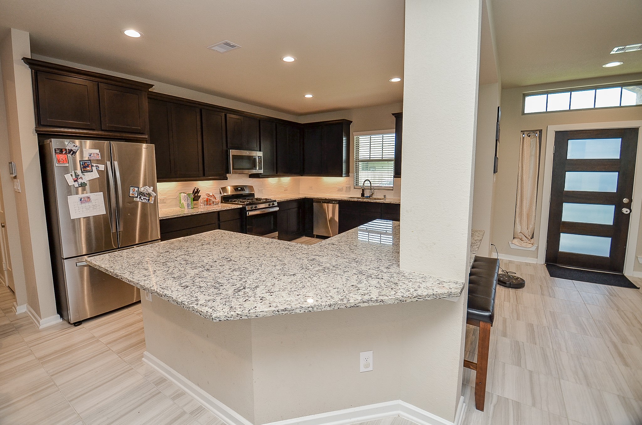 6807 Vista Ledge Drive Property Photo 4
