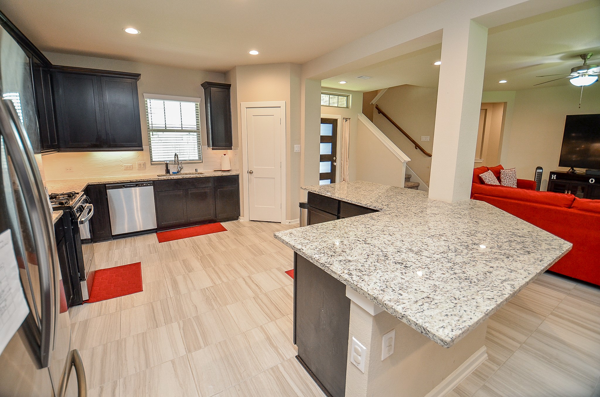 6807 Vista Ledge Drive Property Photo 6