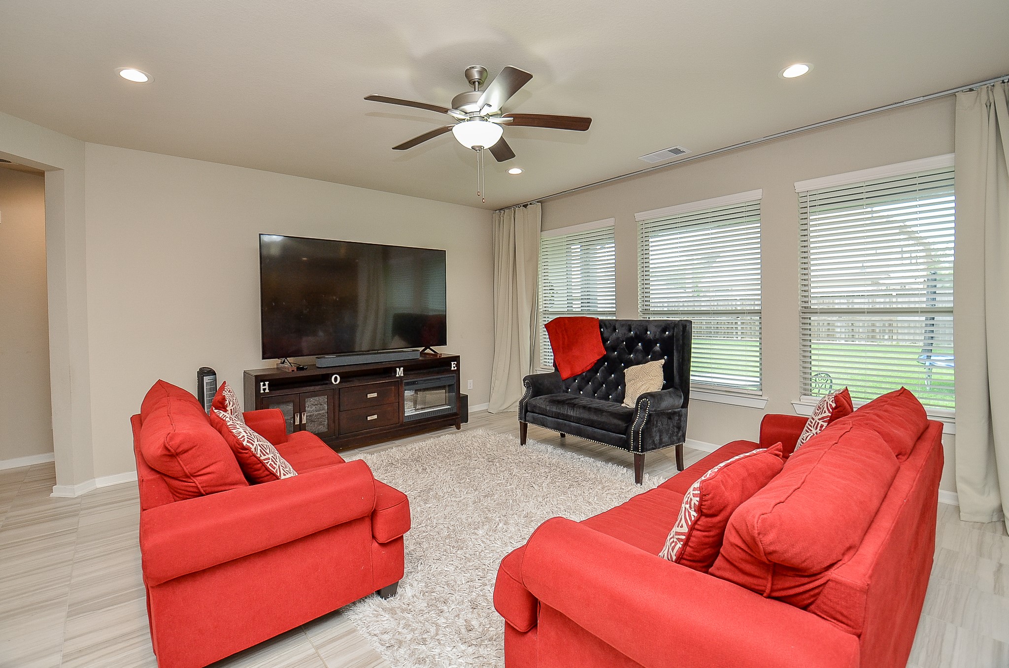 6807 Vista Ledge Drive Property Photo 8