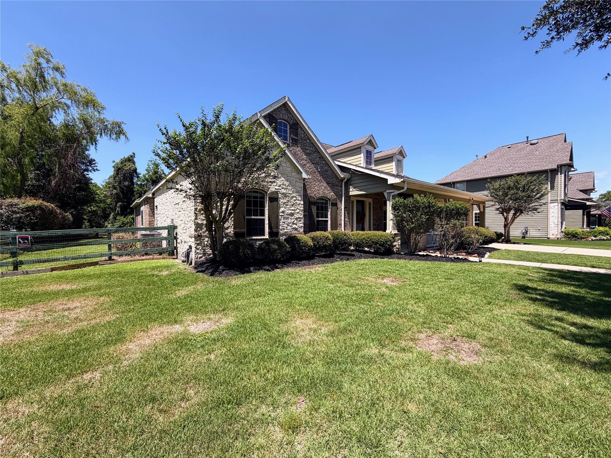 5119 Water Oak Crescent Property Photo 5
