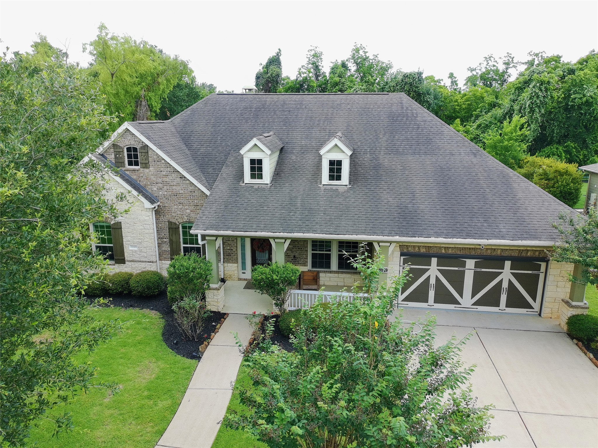 5119 Water Oak Crescent Property Photo 6