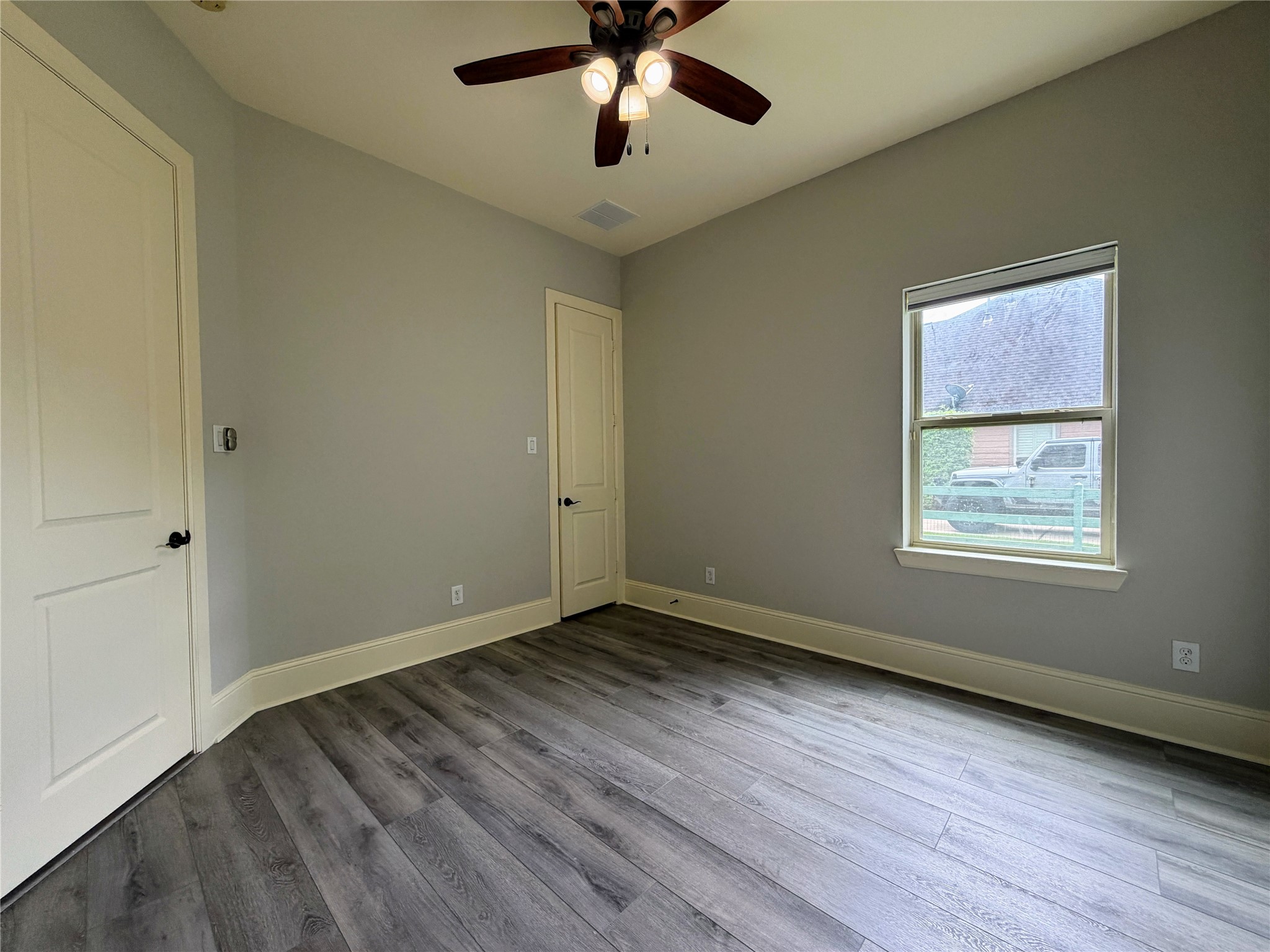 5119 Water Oak Crescent Property Photo 29