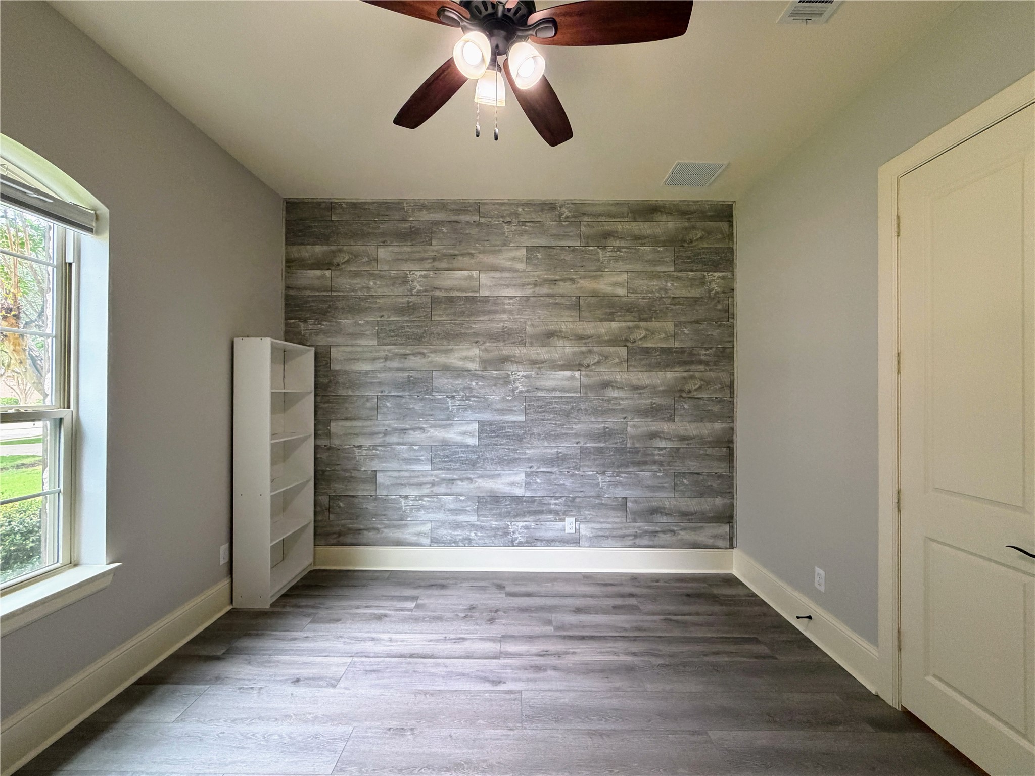 5119 Water Oak Crescent Property Photo 31