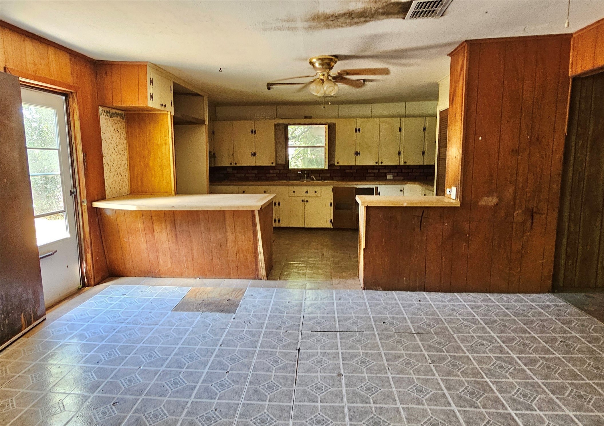 24 Peach Street Property Photo 7