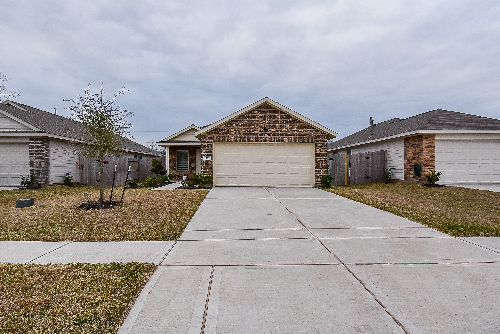 305 Riverwood Village Ln Property Photo