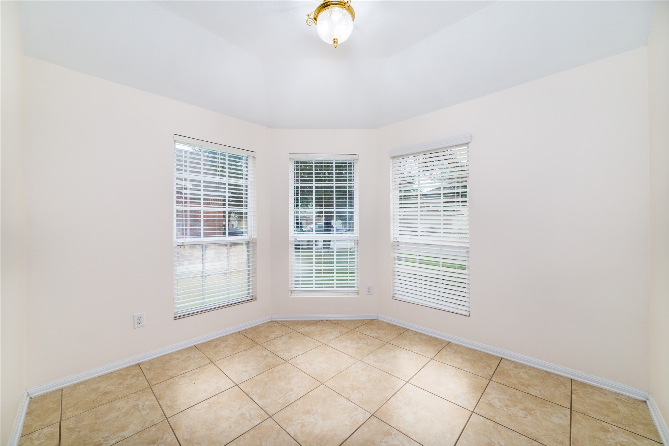 9531 Barr Spring Drive Property Photo 8