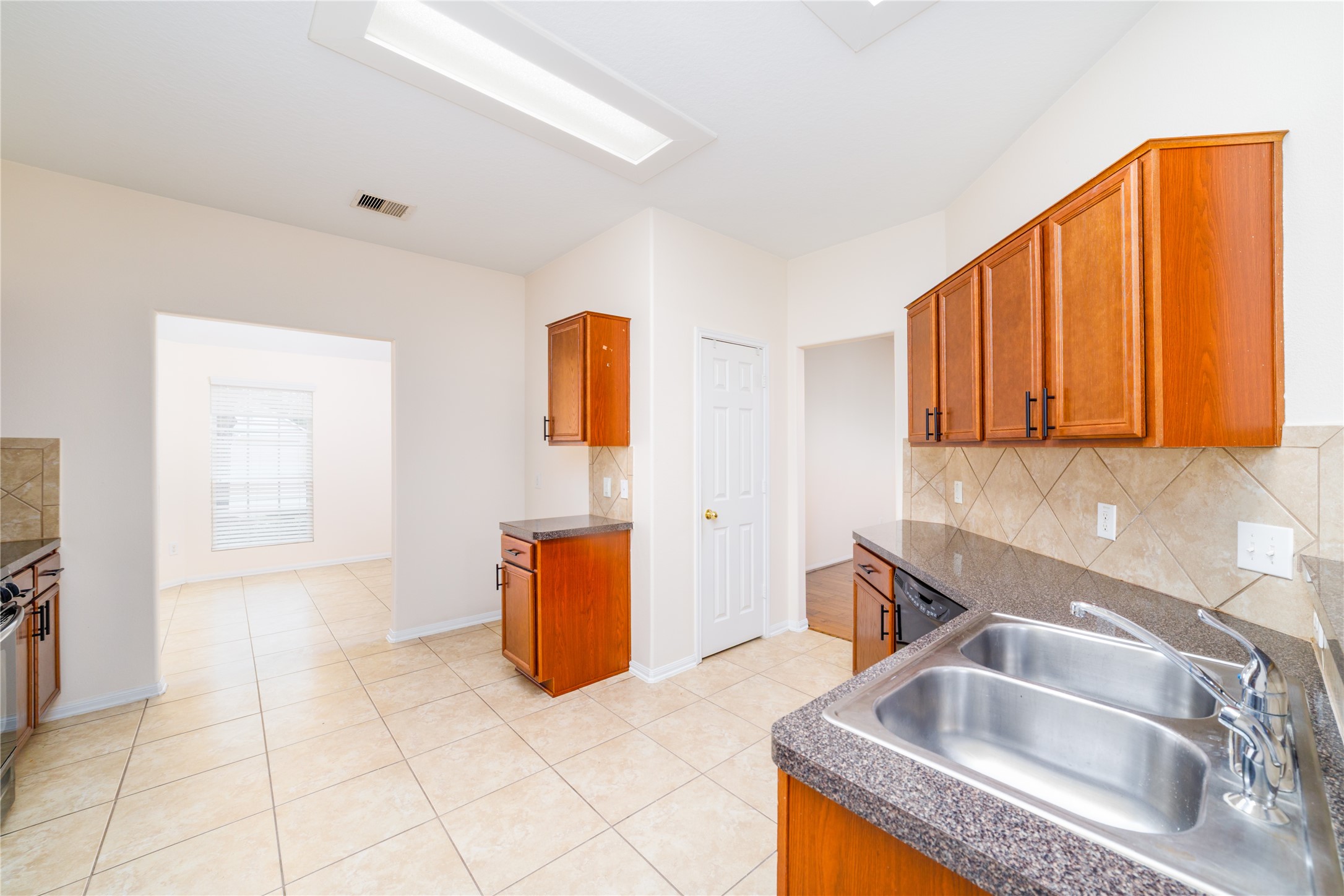 9531 Barr Spring Drive Property Photo 11