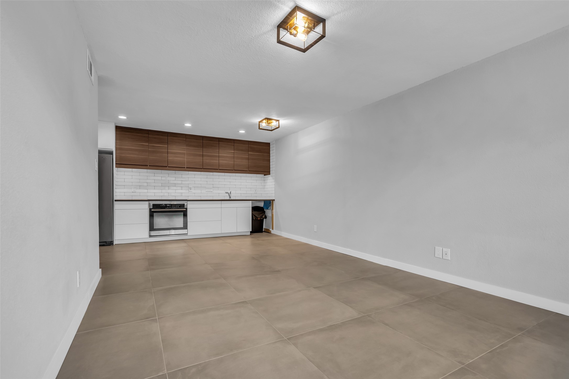 606 Marshall Street B6 Property Photo 6