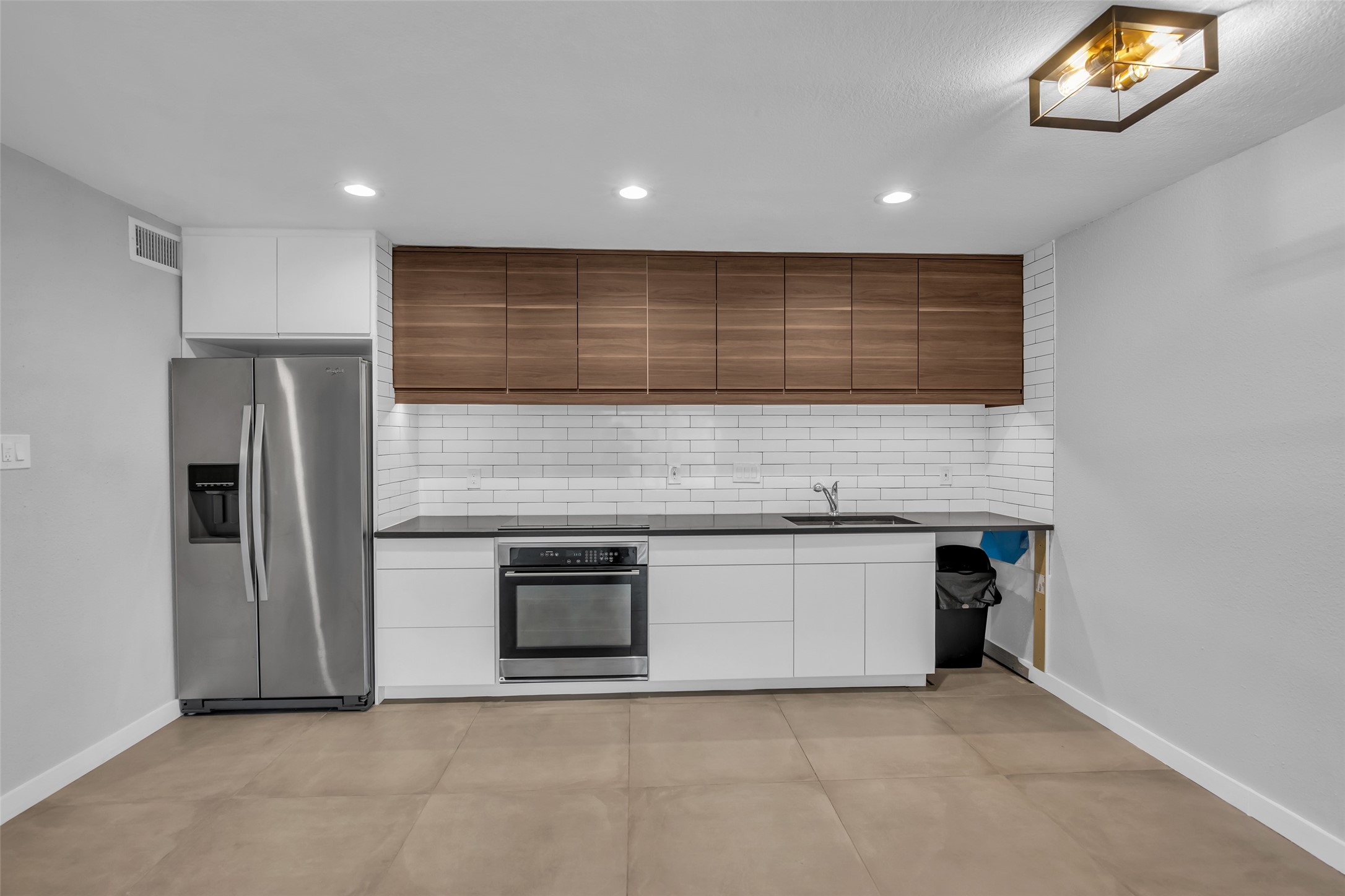 606 Marshall Street B6 Property Photo 11