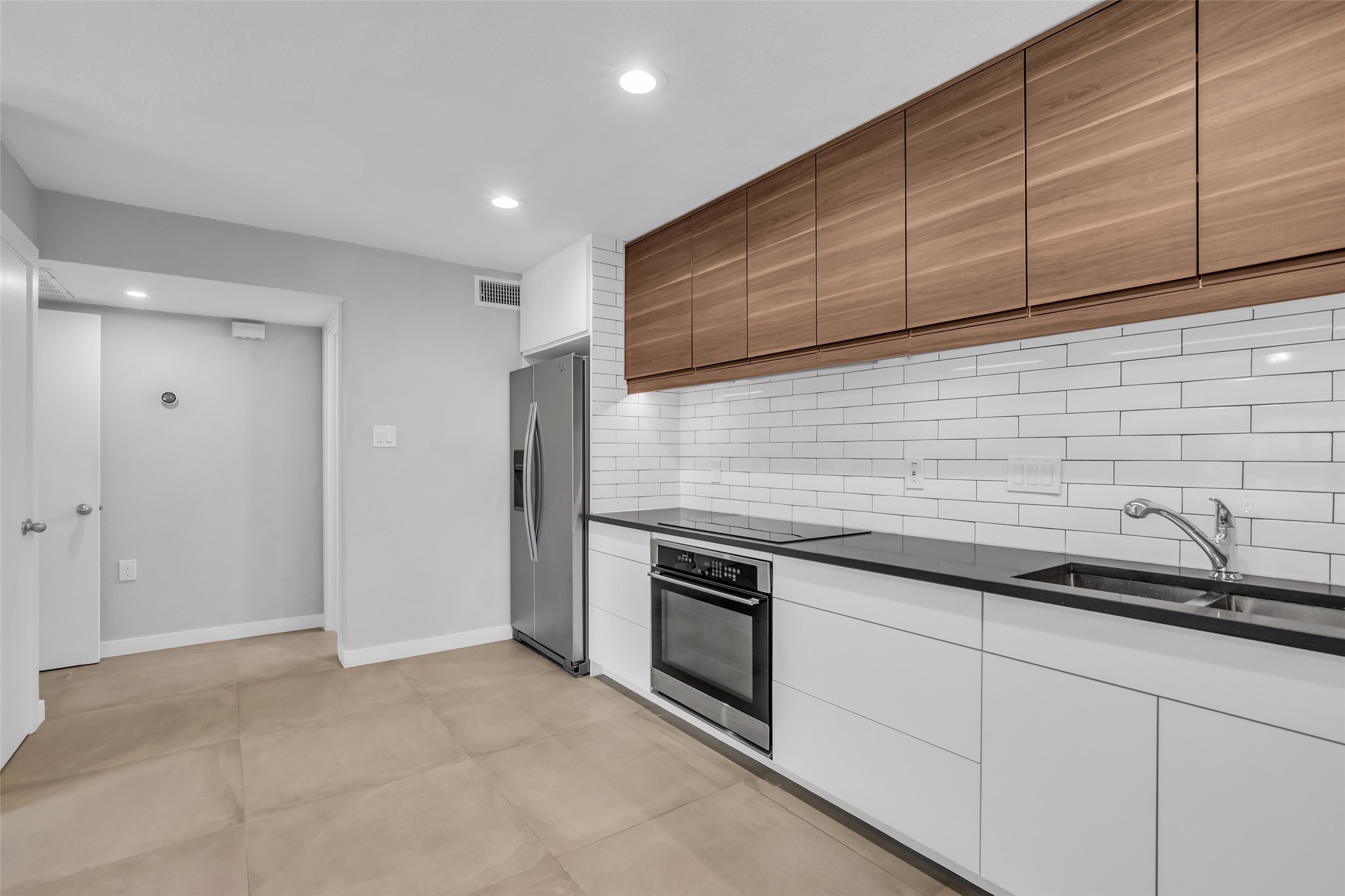 606 Marshall Street B6 Property Photo 17