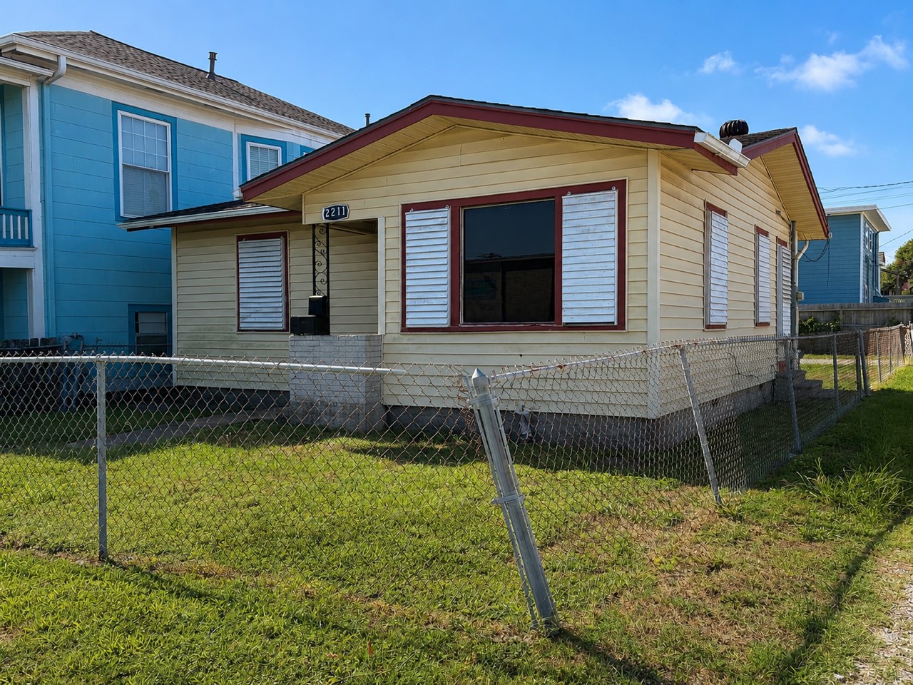 2211 Avenue O Property Photo 3