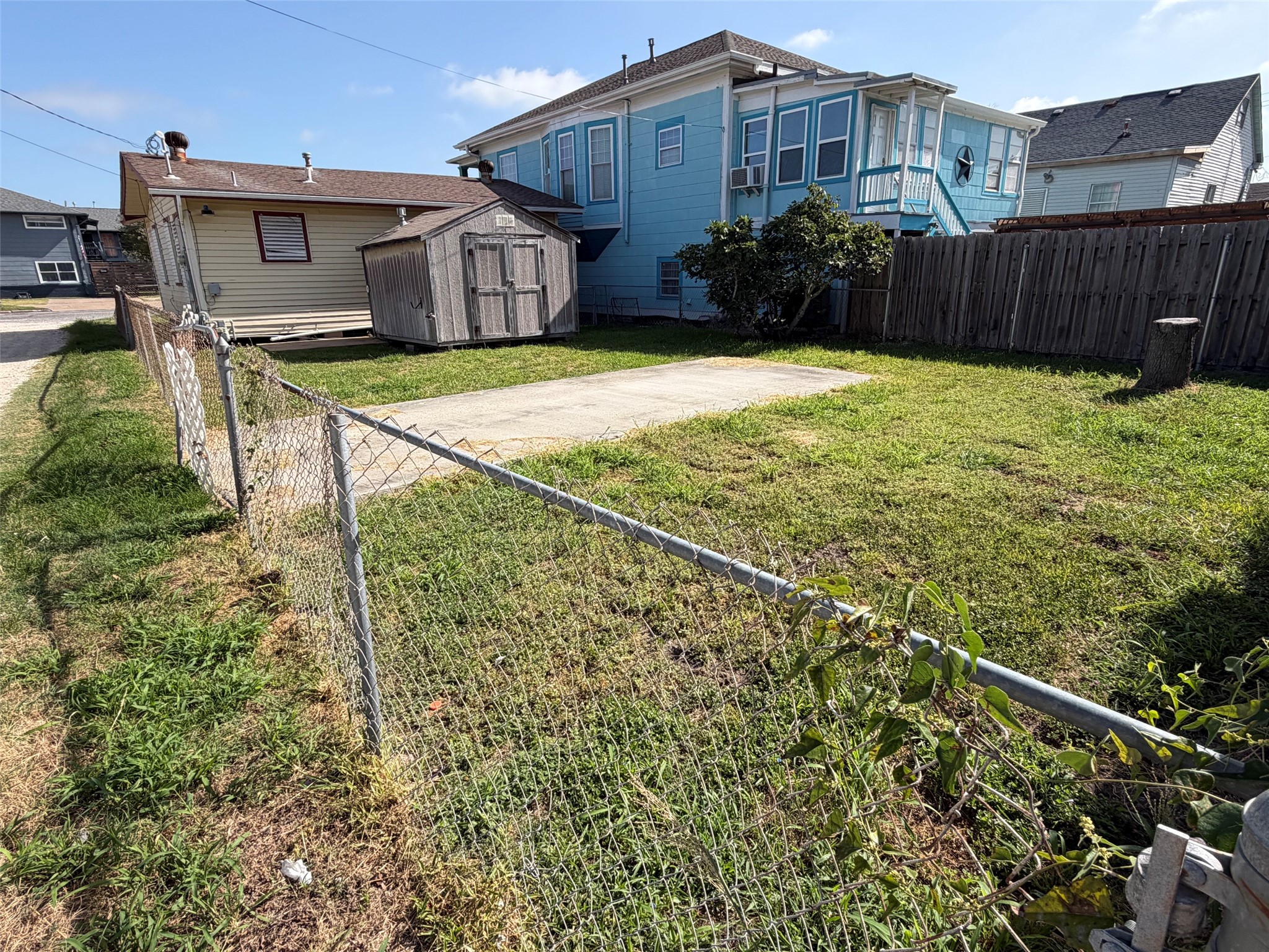 2211 Avenue O Property Photo 15