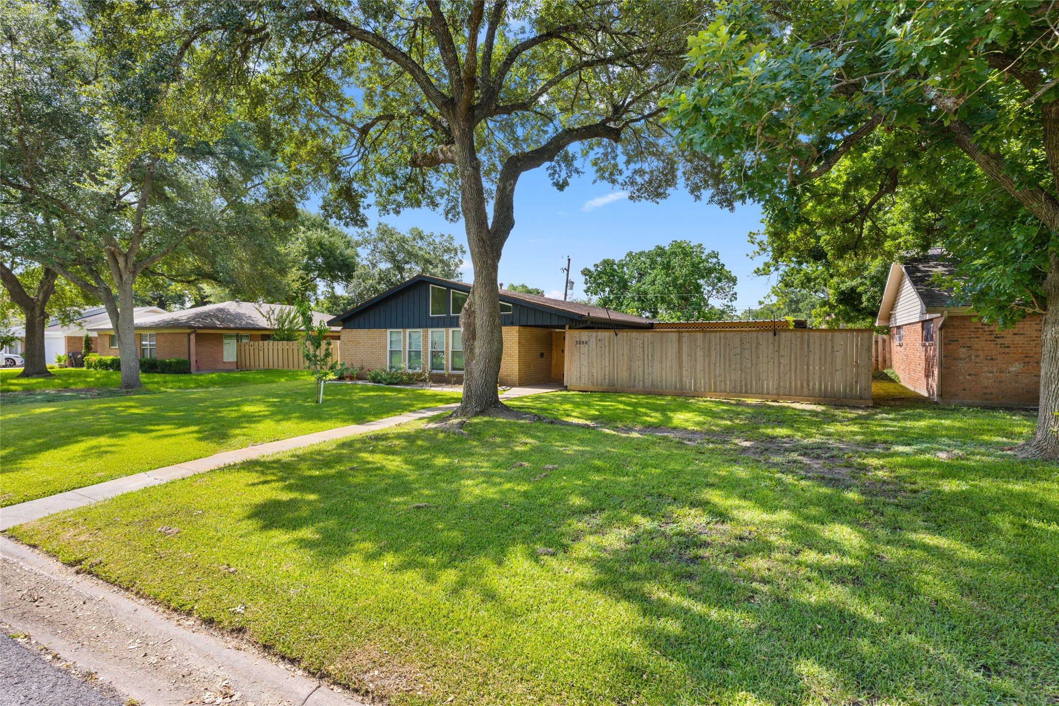3808 Avenue O Property Photo 4