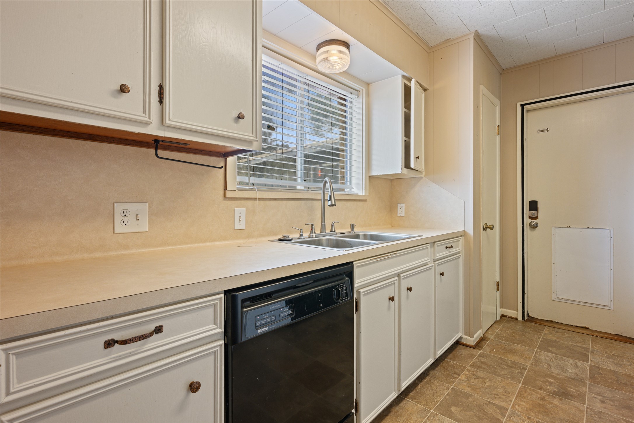 3808 Avenue O Property Photo 21