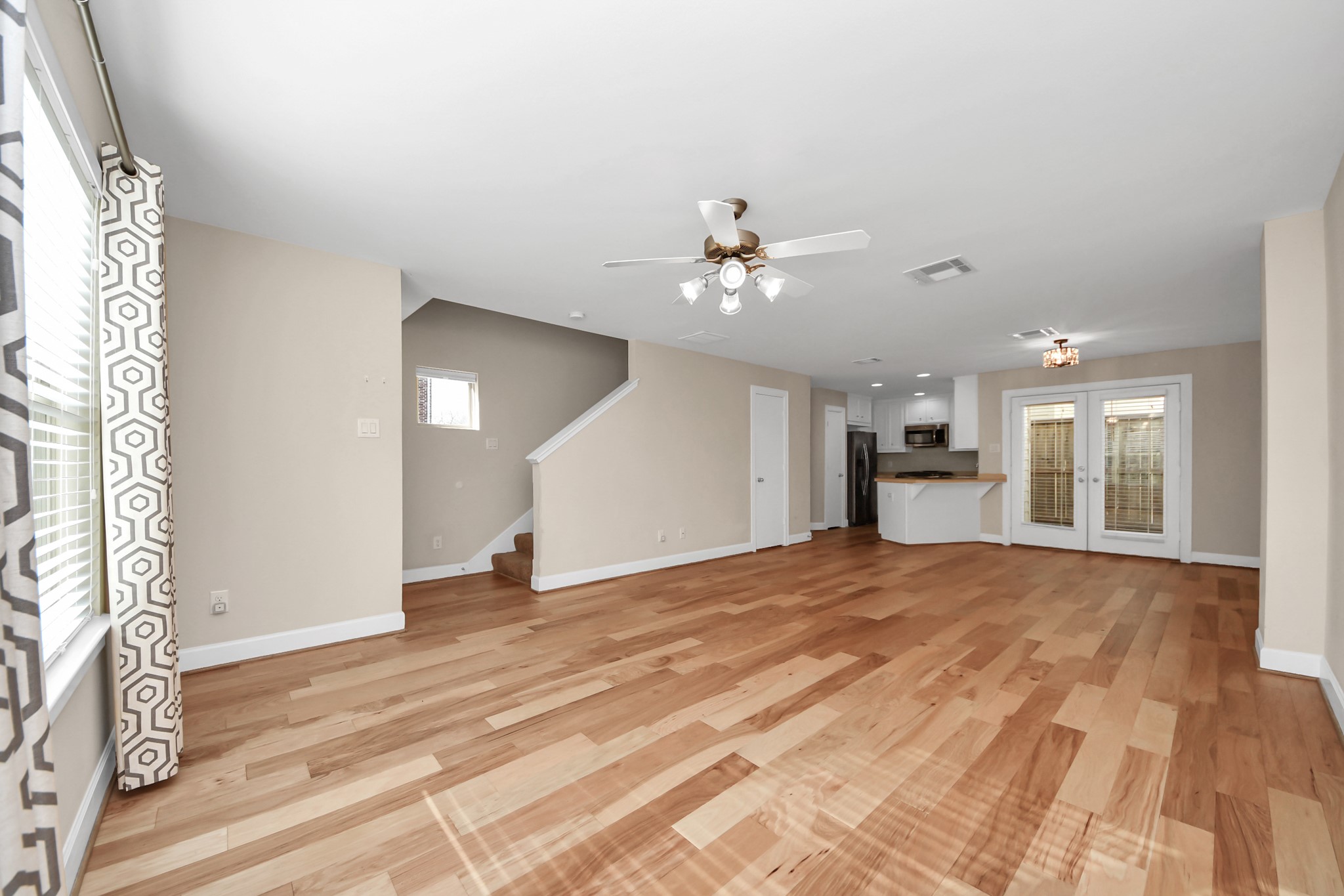 5951 South Loop E 52 Property Photo 3