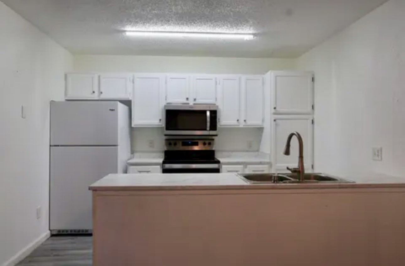 1212 N Major Drive 15s Property Photo 4