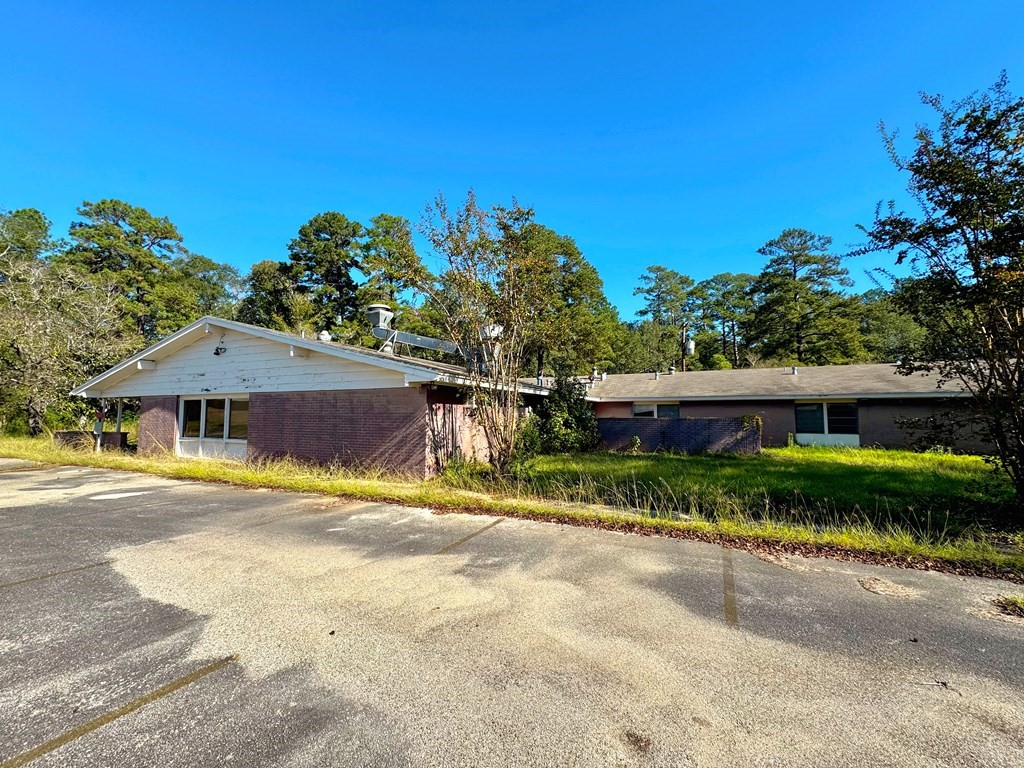 350 Springhill Street Property Photo 3