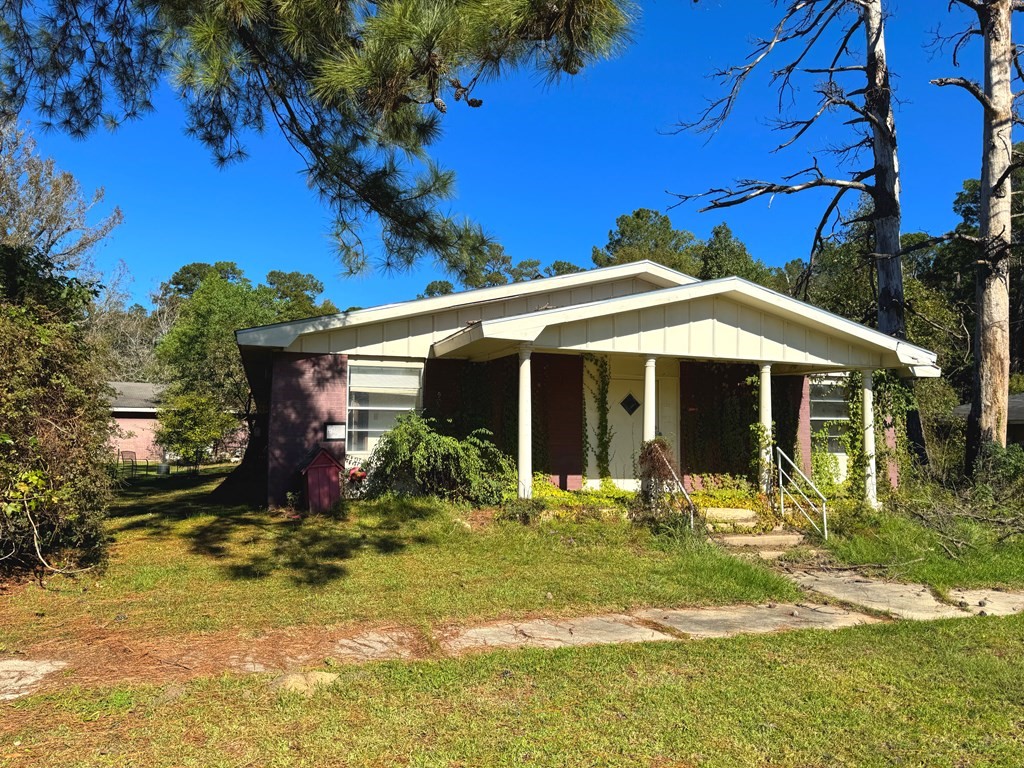 350 Springhill Street Property Photo 6
