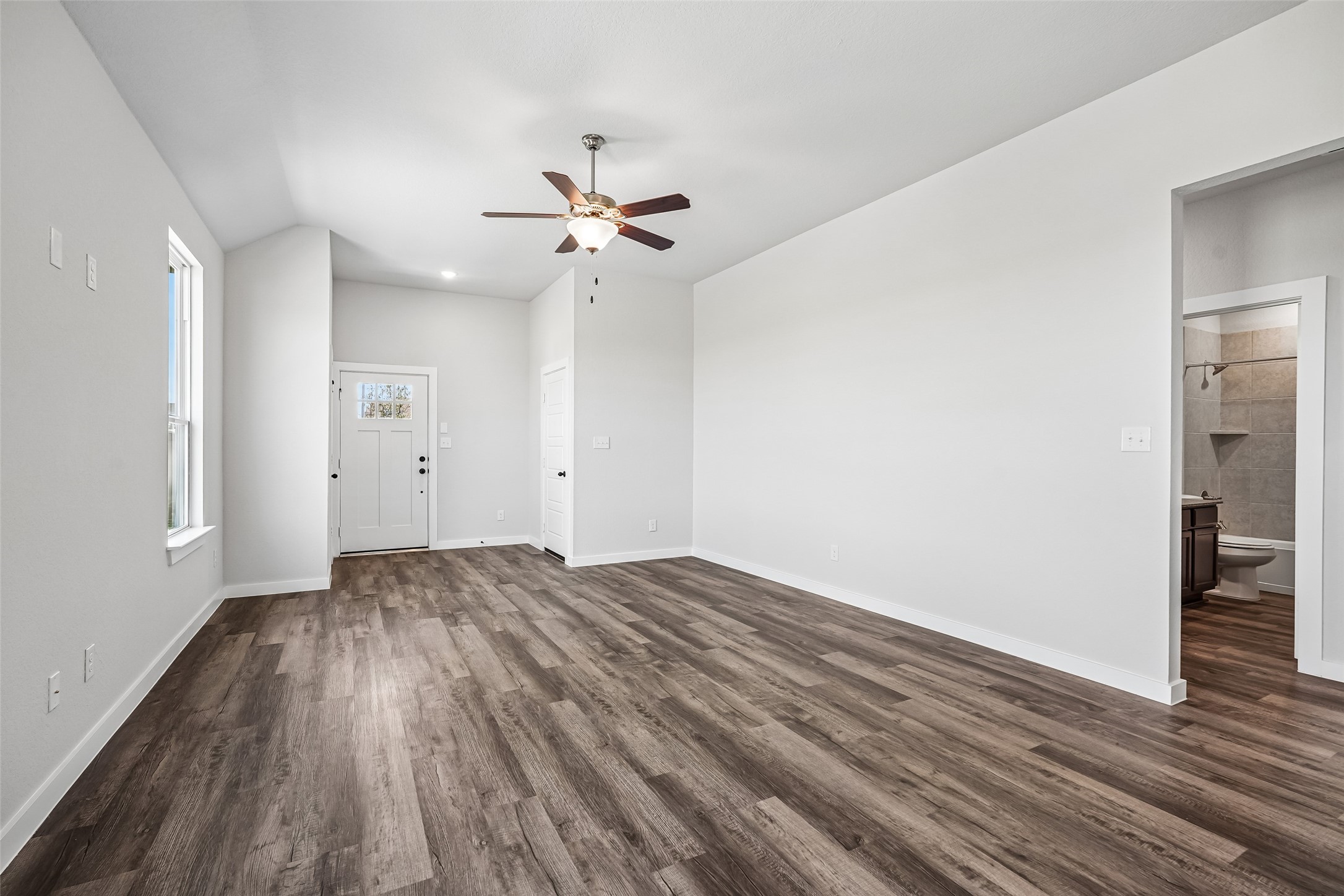 12239 Danza Drive Property Photo 6