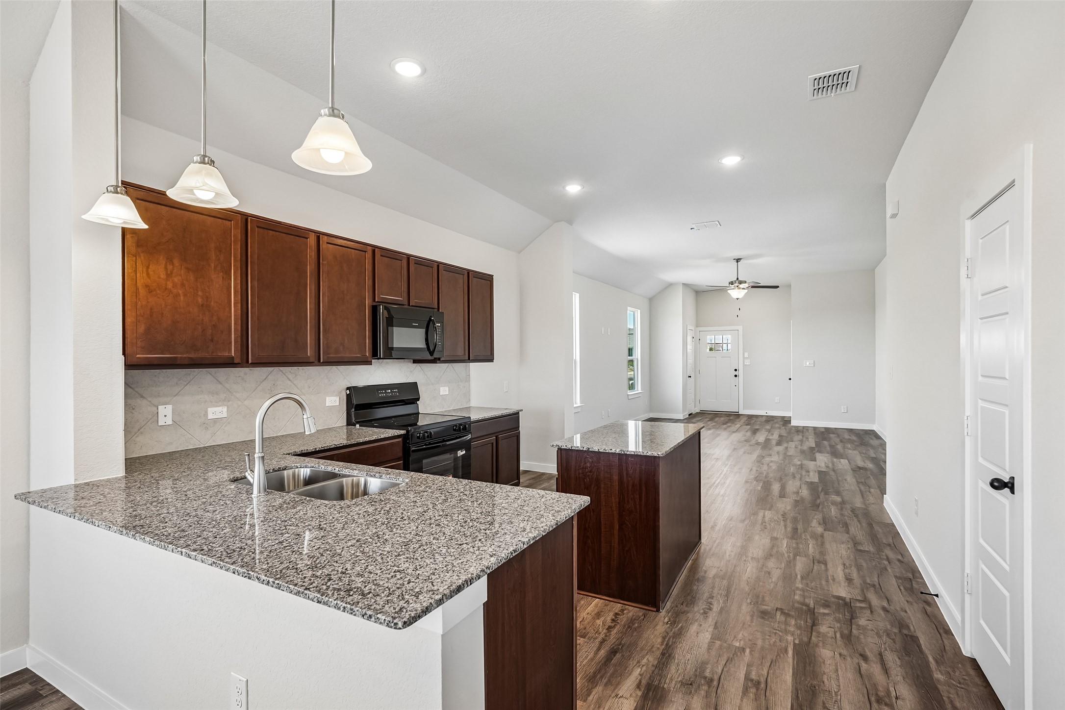 12239 Danza Drive Property Photo 9