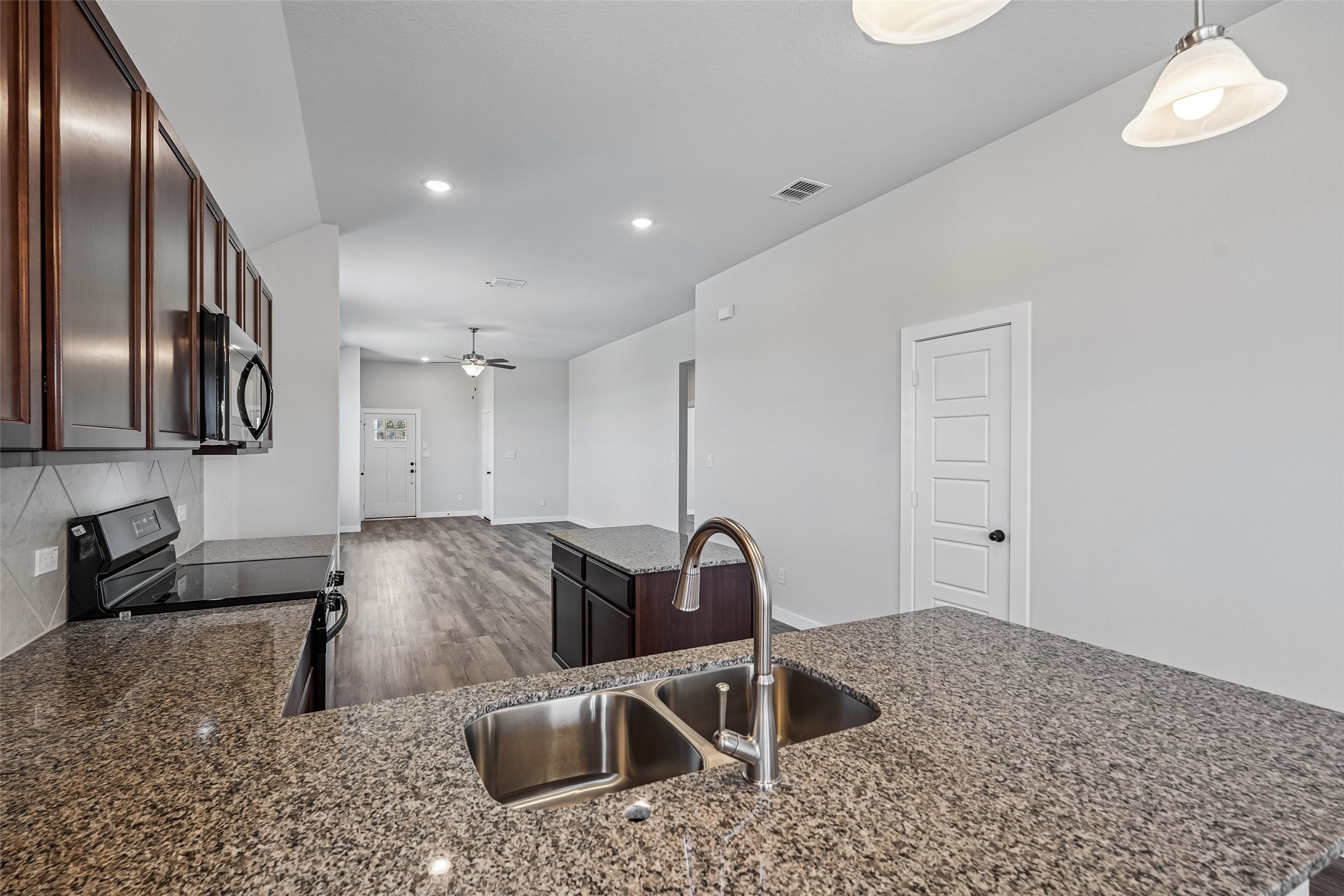 12239 Danza Drive Property Photo 10
