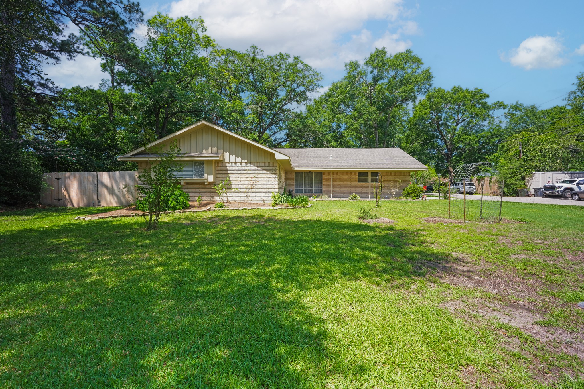 1809 North Roberson Street Property Photo 1