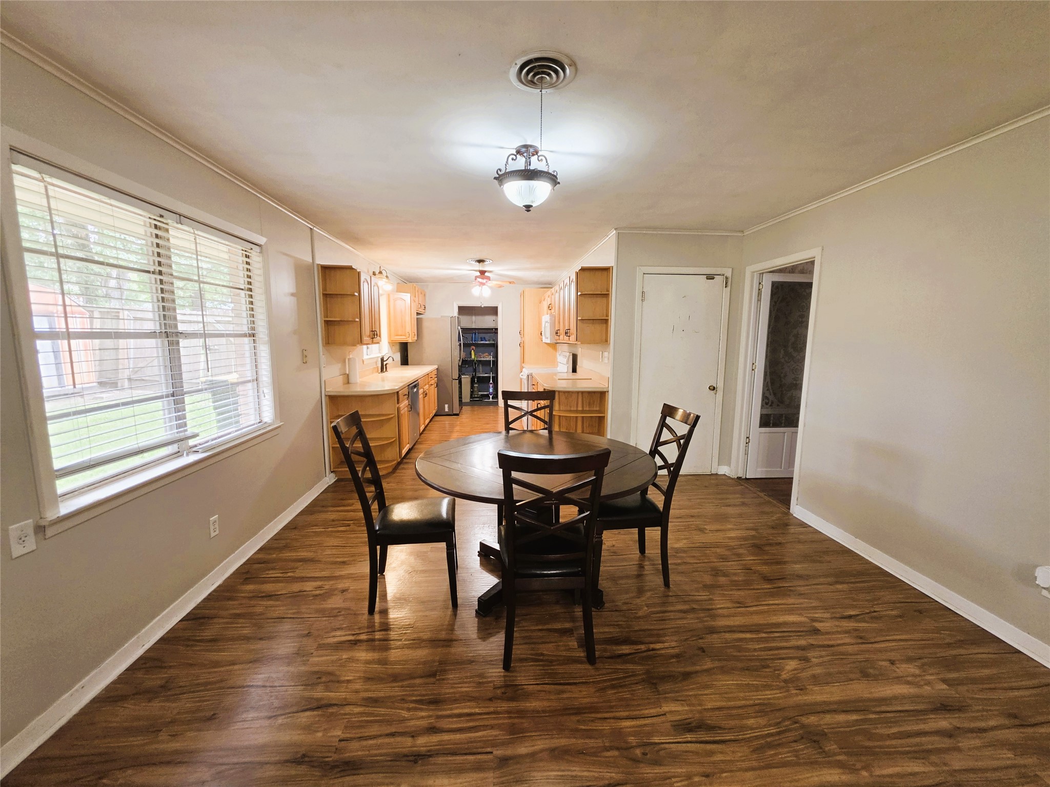 1809 North Roberson Street Property Photo 6