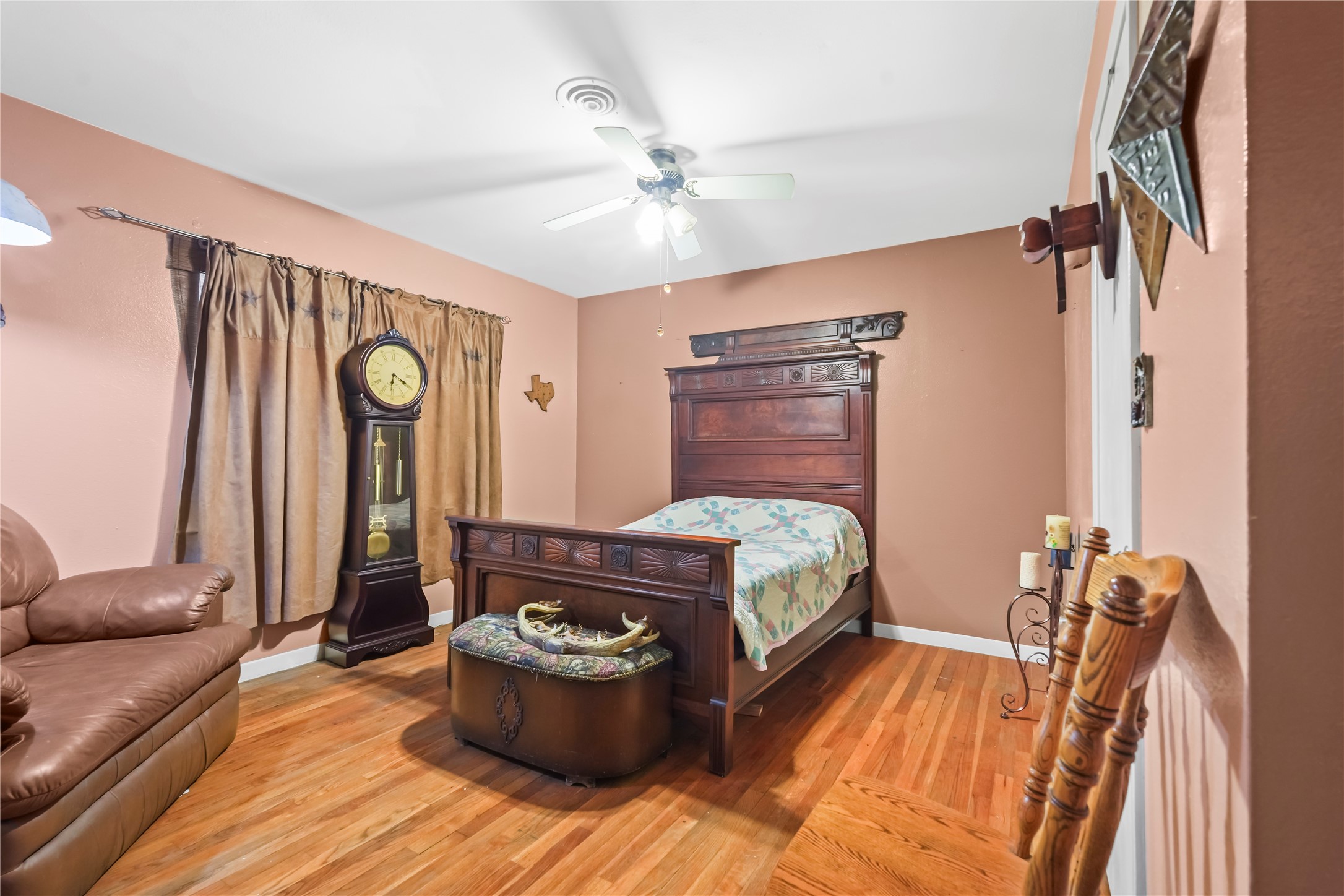 1809 North Roberson Street Property Photo 12