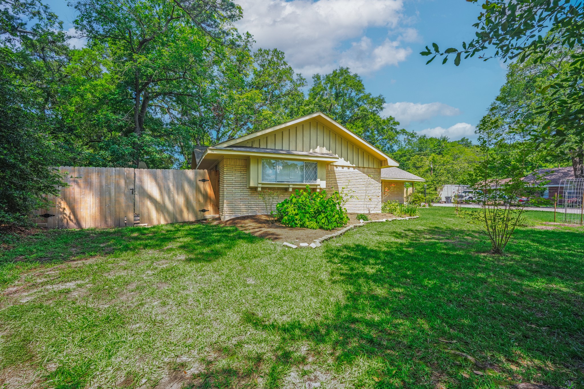 1809 North Roberson Street Property Photo 18