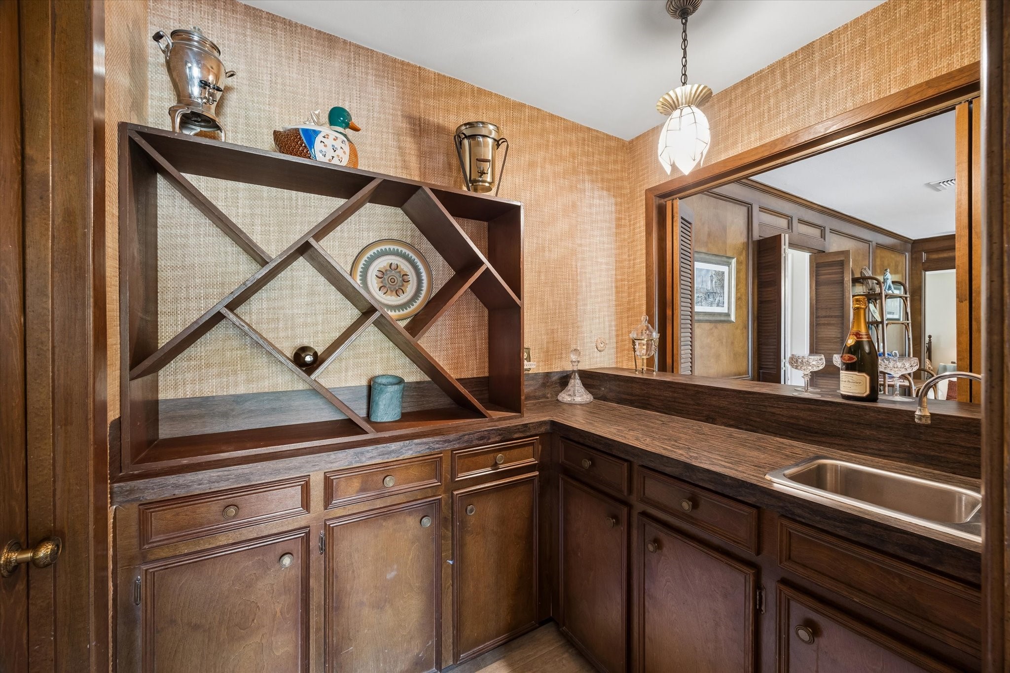 10702 Elmdale Drive Property Photo 9
