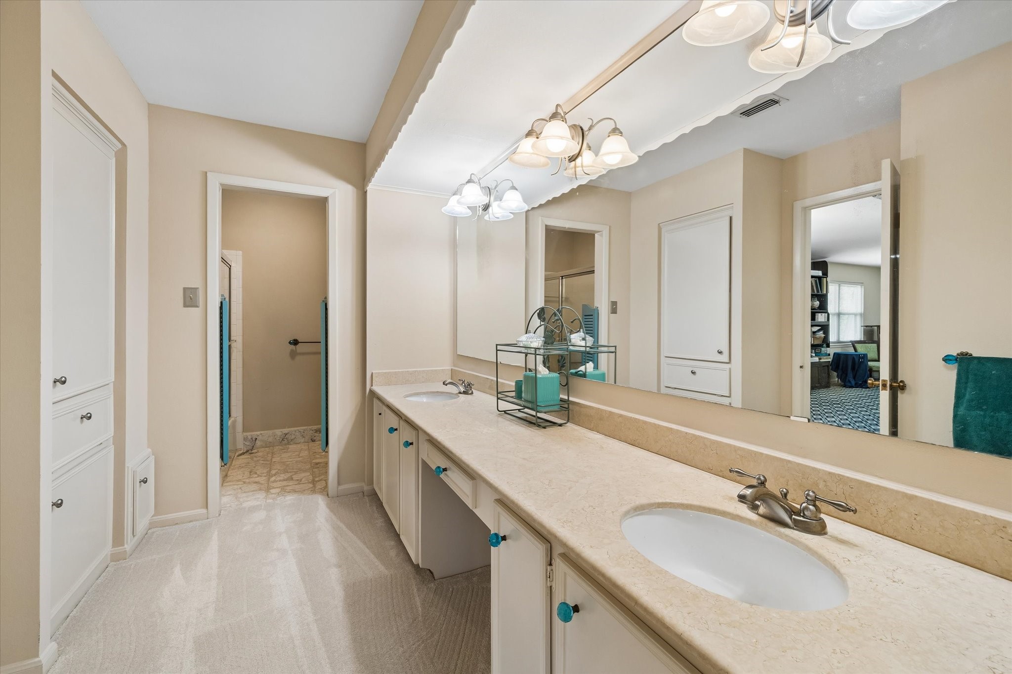 10702 Elmdale Drive Property Photo 15