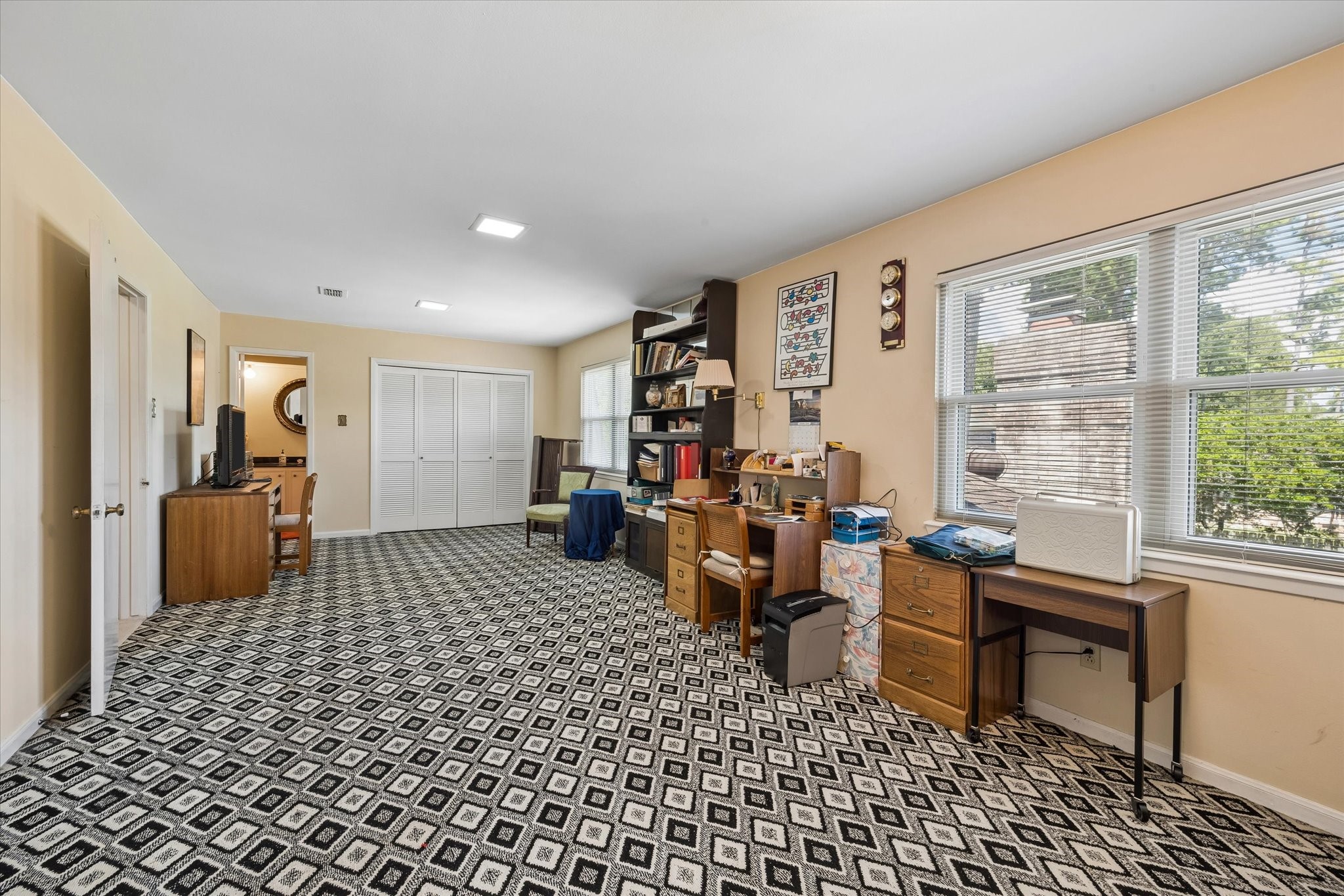 10702 Elmdale Drive Property Photo 16