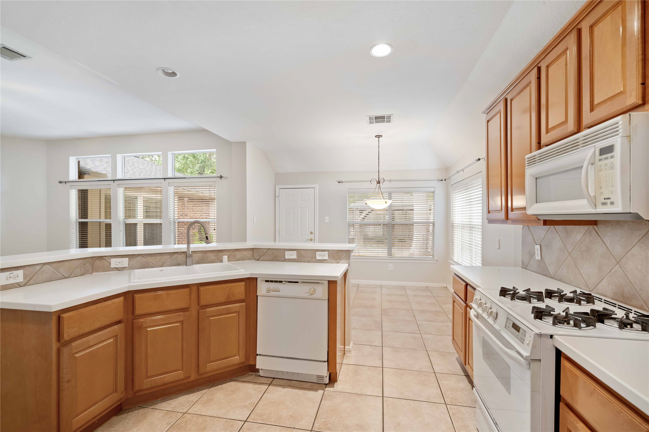 25626 Myrtle Springs Property Photo 13