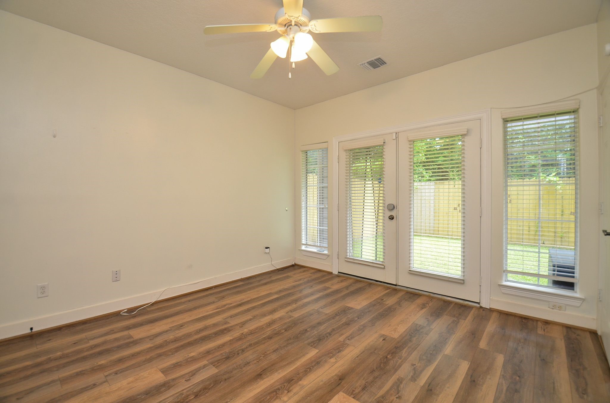 4609 Floyd Street B Property Photo 5