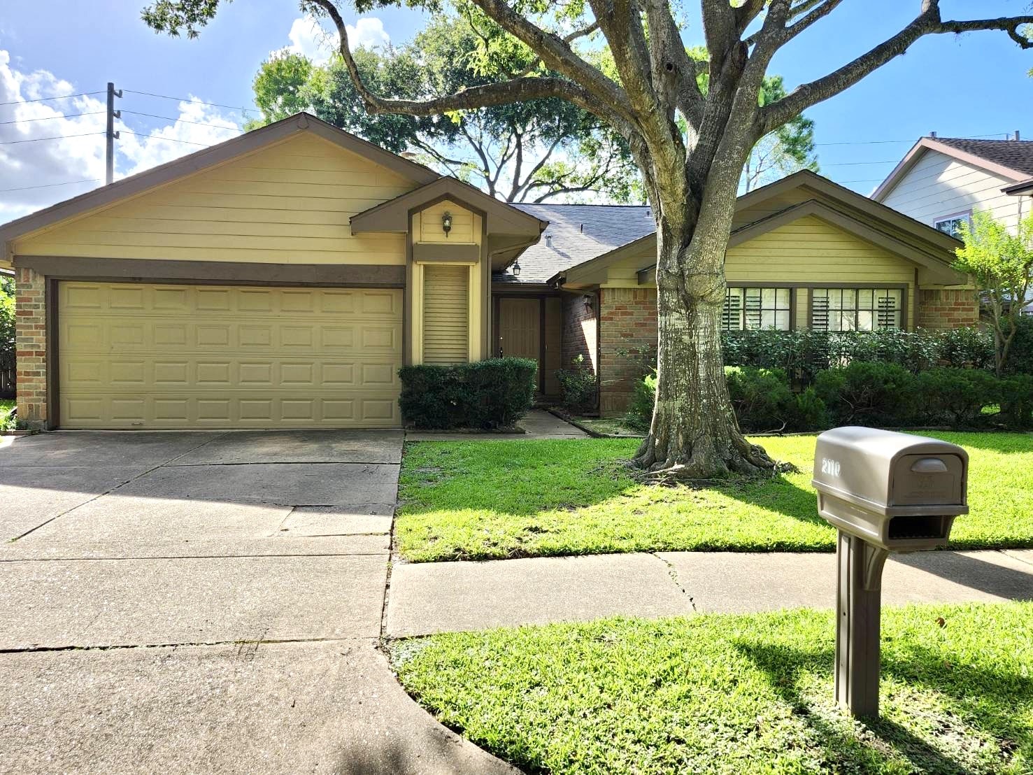 2118 Hickory Lawn Drive Property Photo 1
