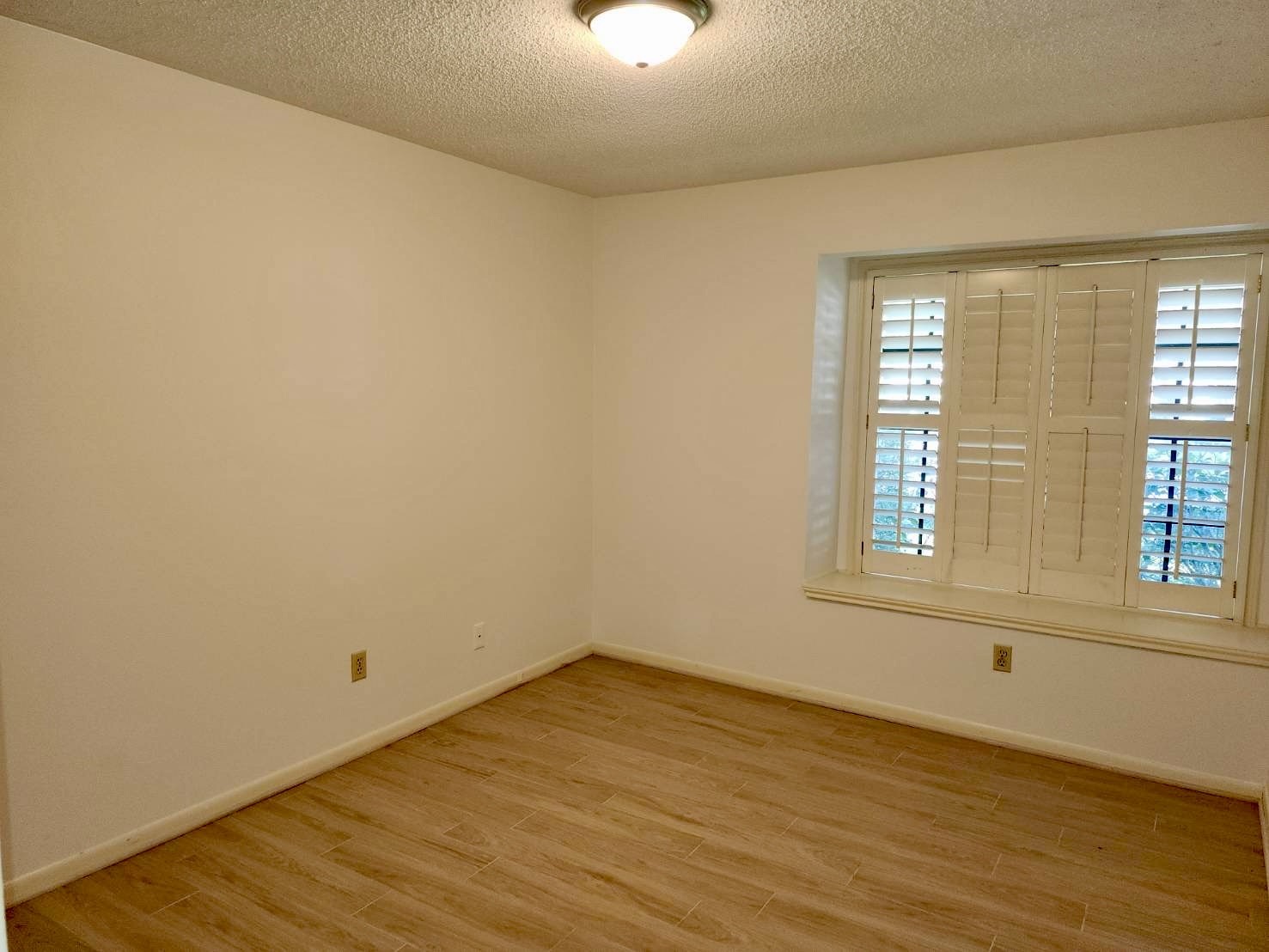 2118 Hickory Lawn Drive Property Photo 8