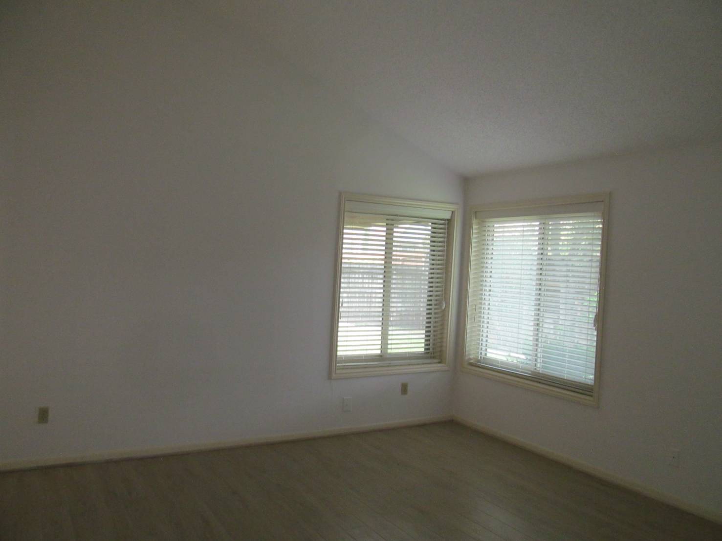 2118 Hickory Lawn Drive Property Photo 19