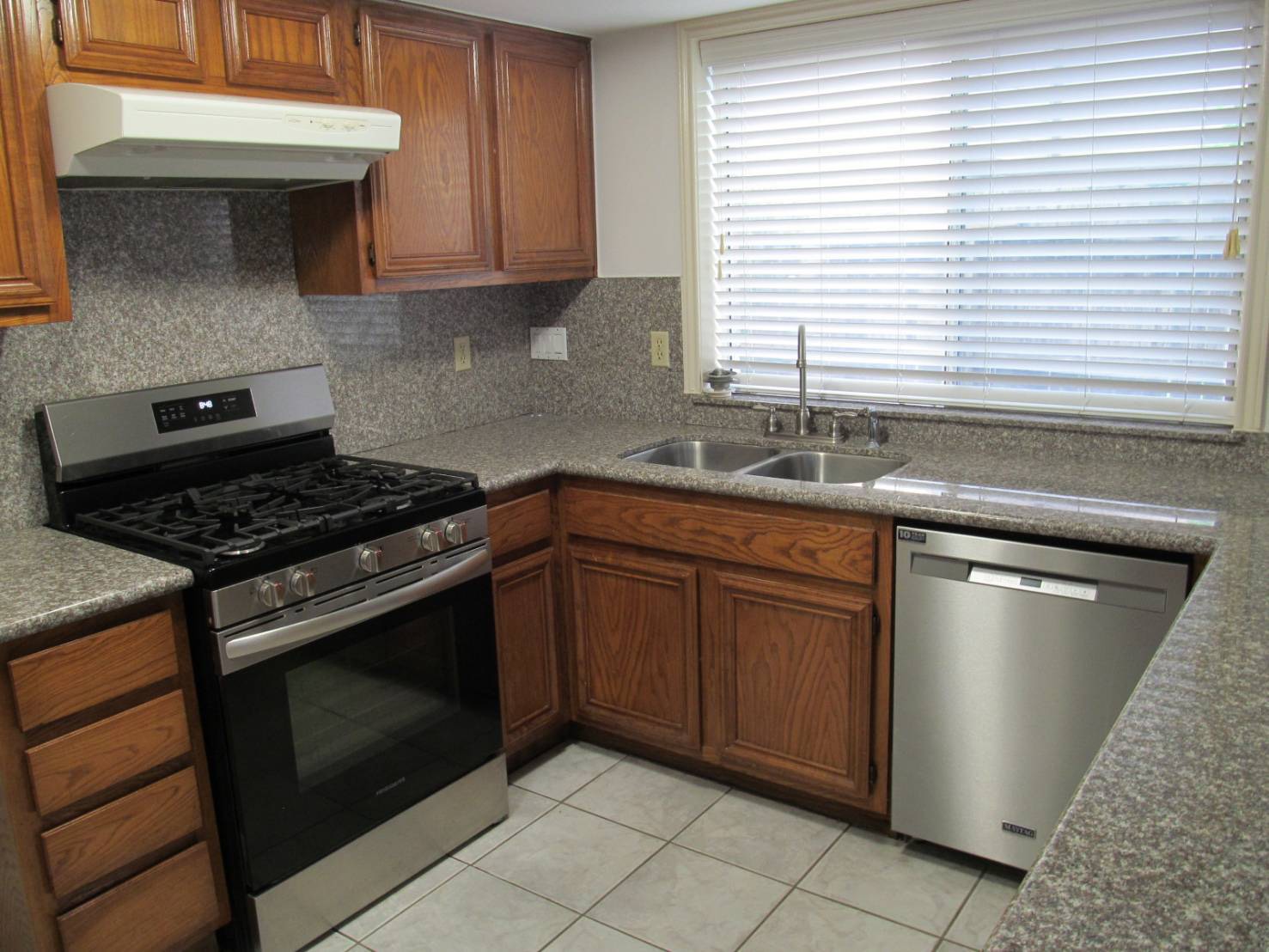 2118 Hickory Lawn Drive Property Photo 27