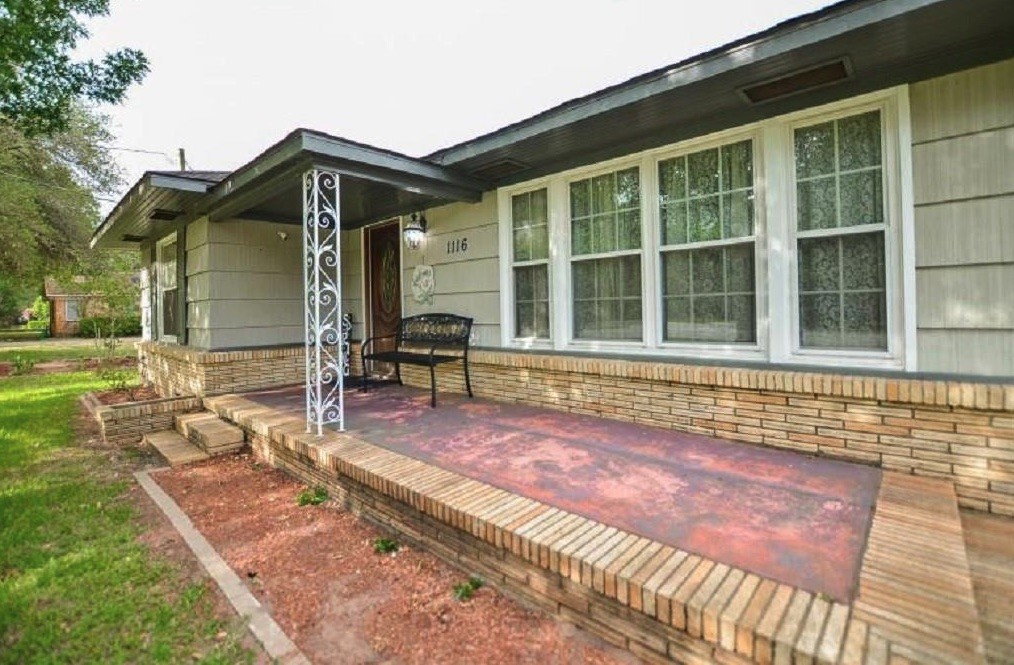 1116 N Meyer Street Property Photo 4