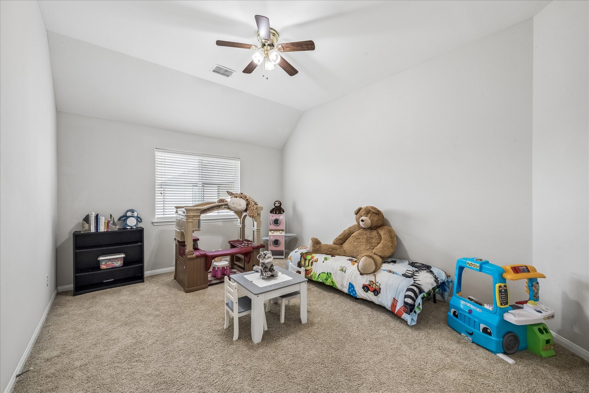 2207 Hannah Creek Court Property Photo 21